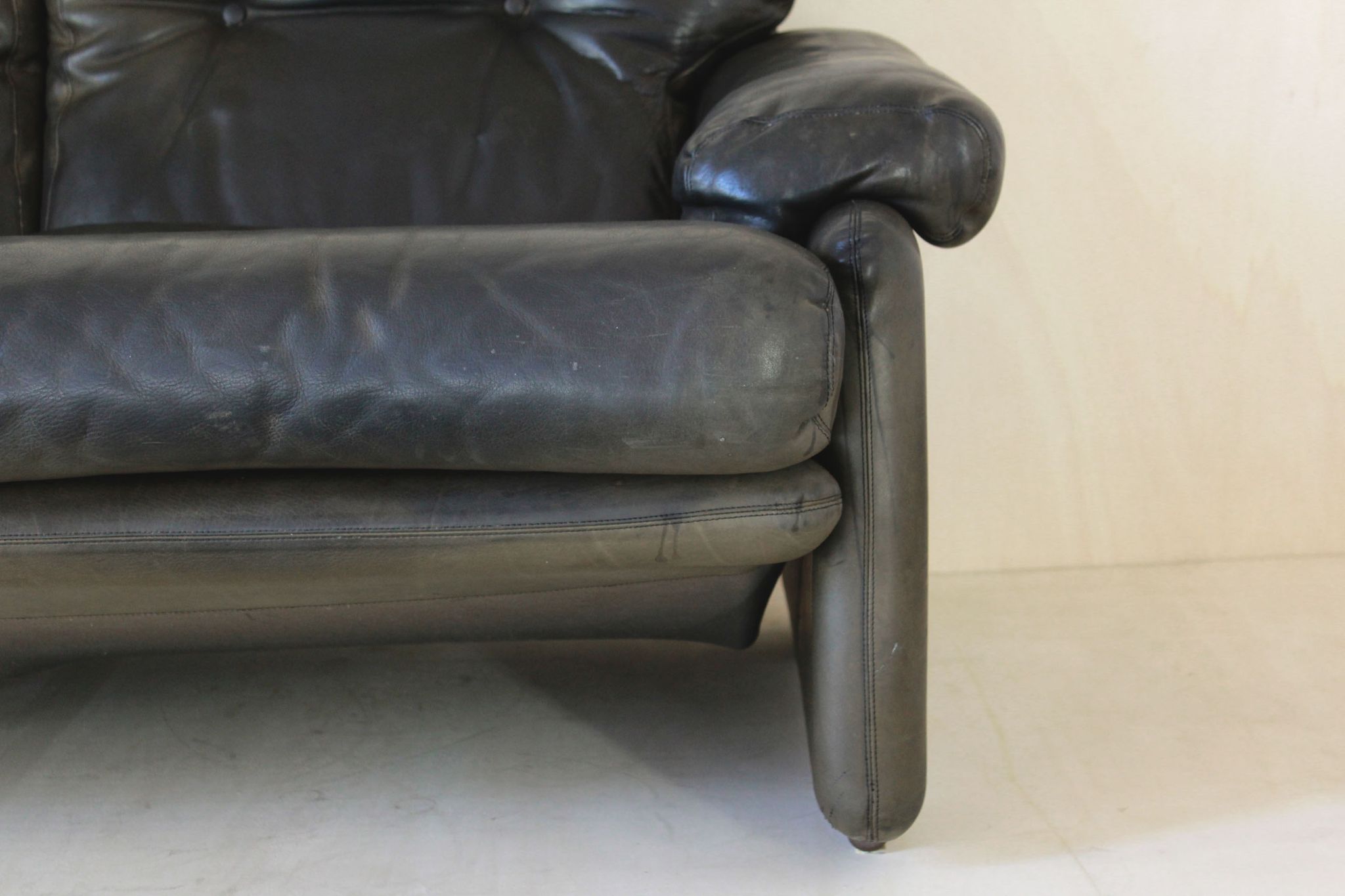 B&B Italia Vintage Leather Sofa Modell Coronado Designed By Afra & Tobia Scarpa