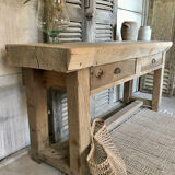 Workbench with drawers