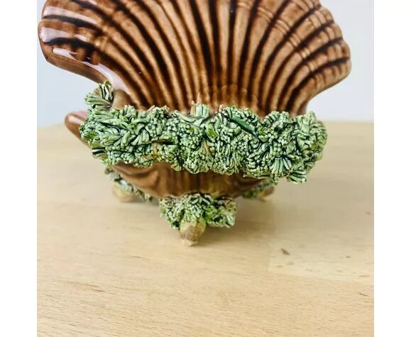 Empty pocket shell slip soap holder