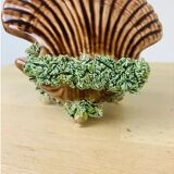 Empty pocket shell slip soap holder