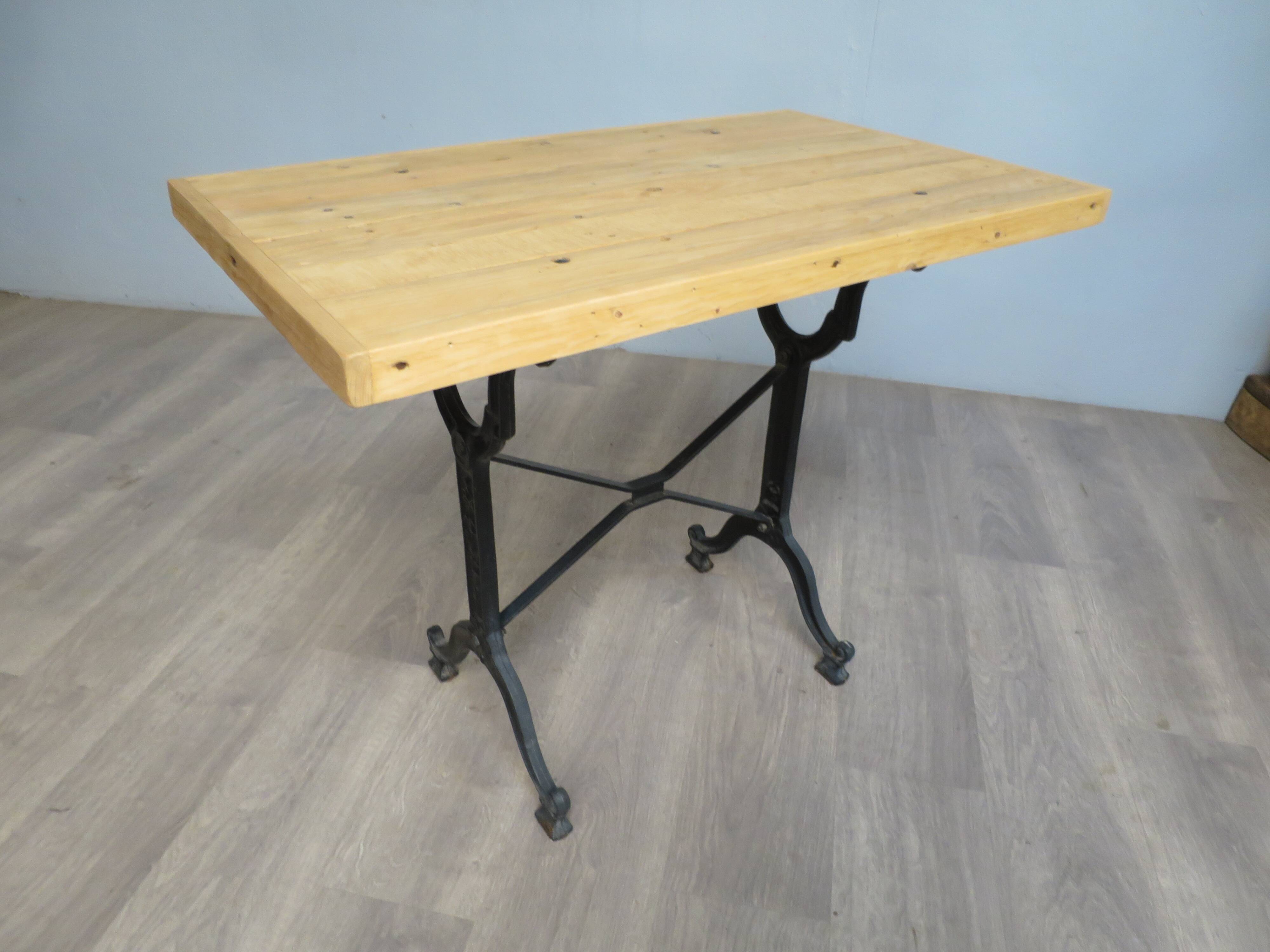 table bistrot piétement métal plateau rustique