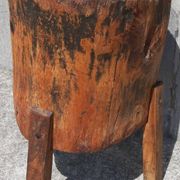 Table ou billot de boucher ancien tripode.