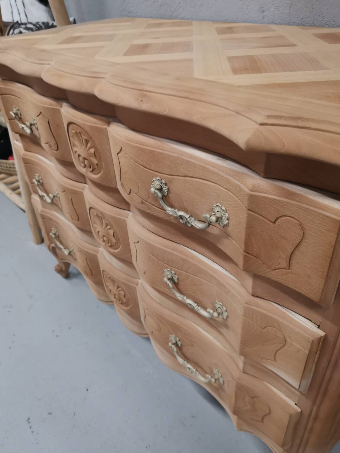 Louis XV chest of drawers in raw wood