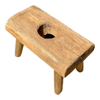 Side table in blond teak openwork tray