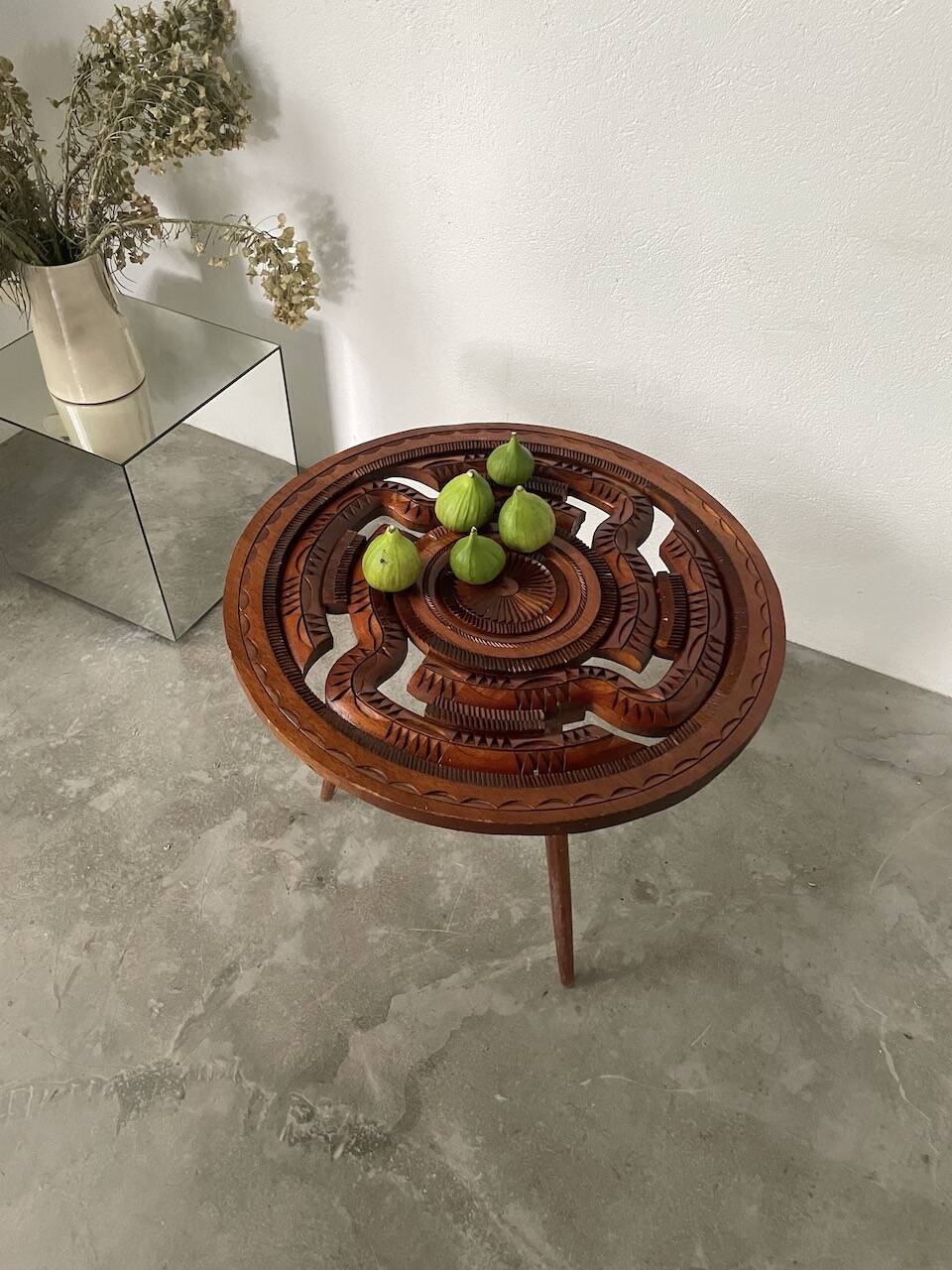60s tripod coffee table in chiseled wood