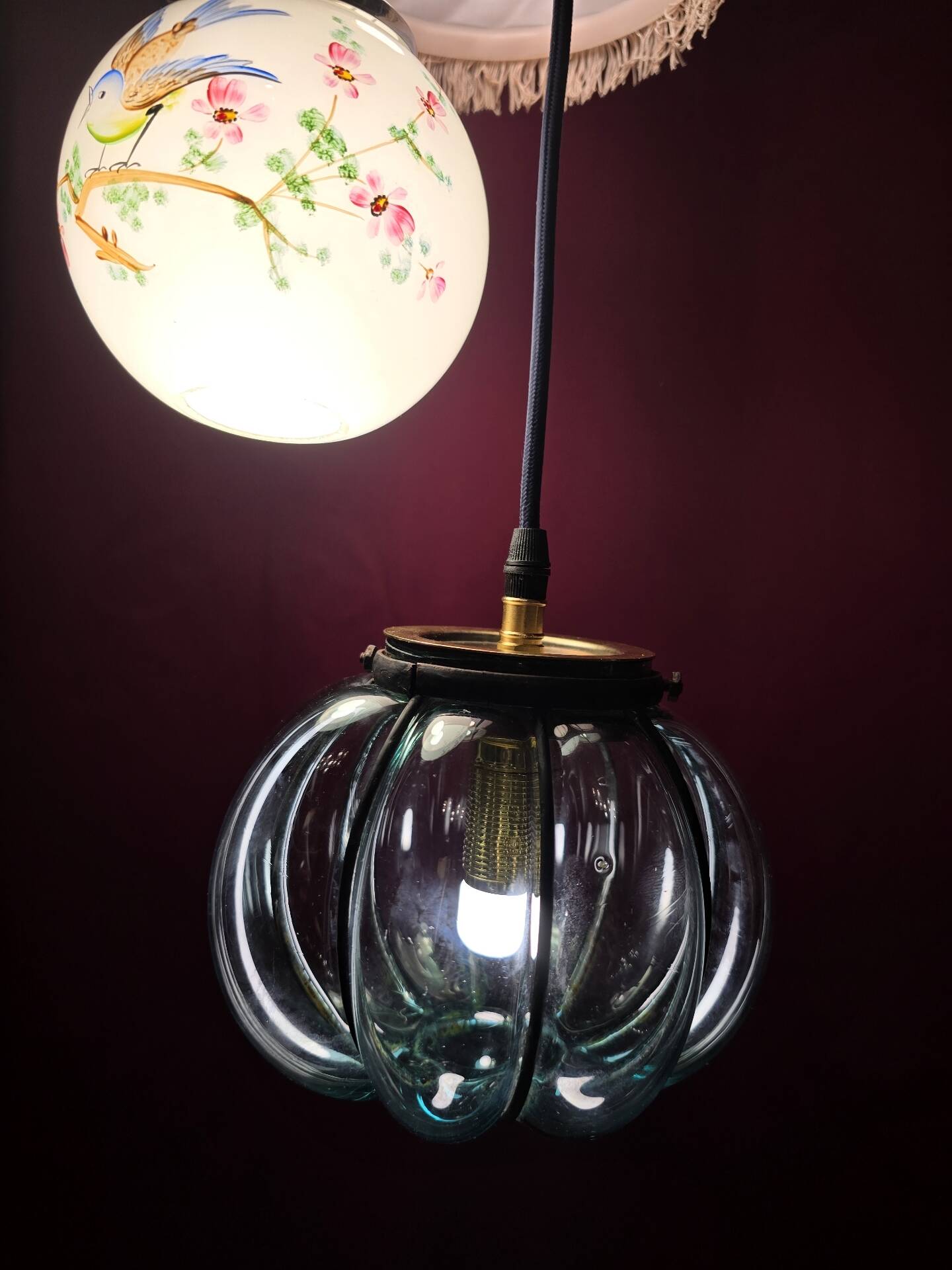 Suspension cascade triple globes anciens verre et opaline