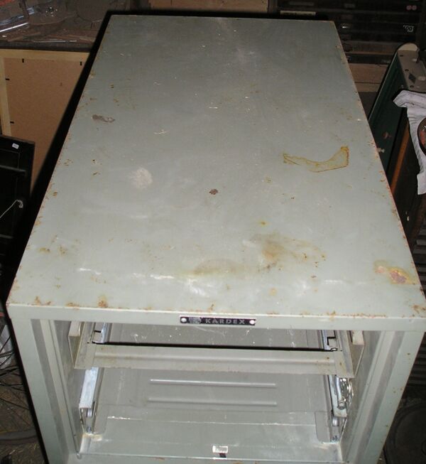 Meuble métal indus kardex à 4 tiroirs + 4 tiroirs intérieurs