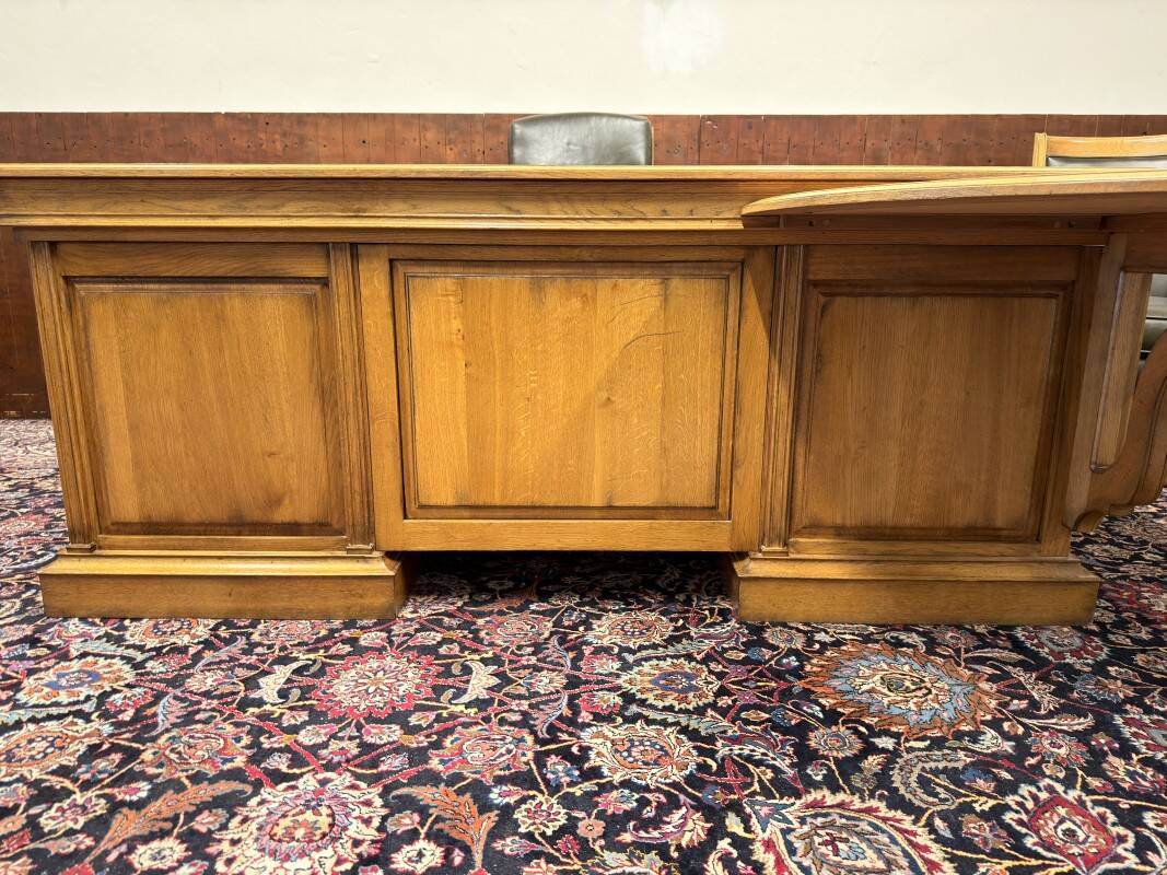 Ensemble de bureau classique RAC en anglais avec table de conférence