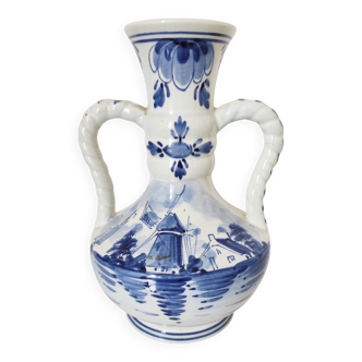 Delftware vase