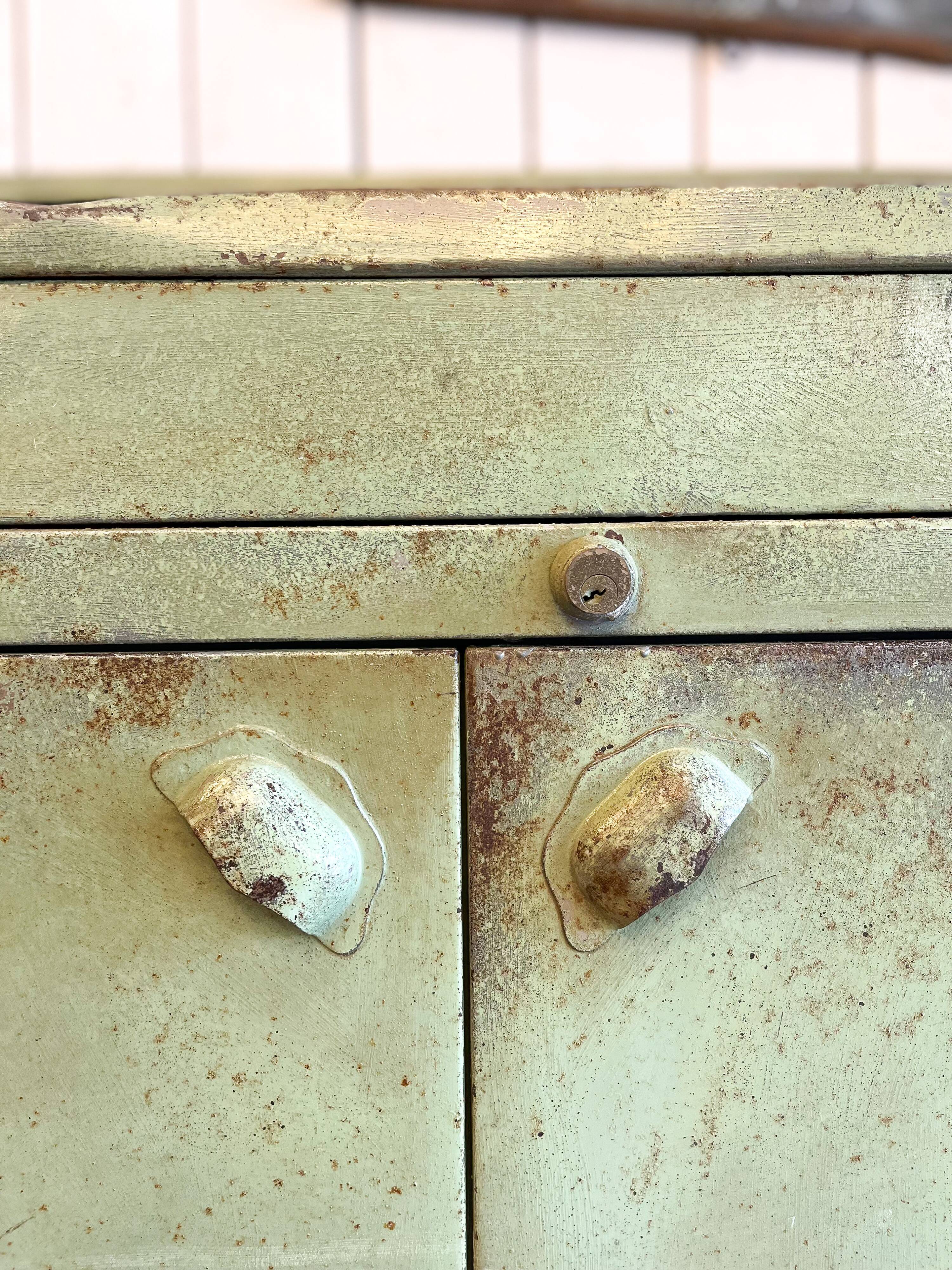 Former green patina workshop service