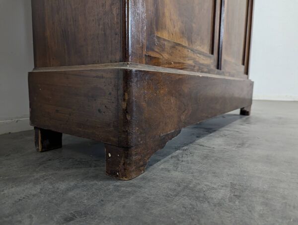 Bibliothèque en acajou flammé époque Louis Philippe