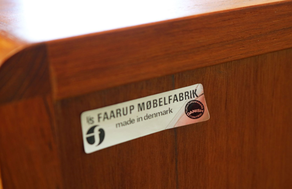 Enfilade en teck par Ib Kofod Larsen pour Faarup Danemark 1950s