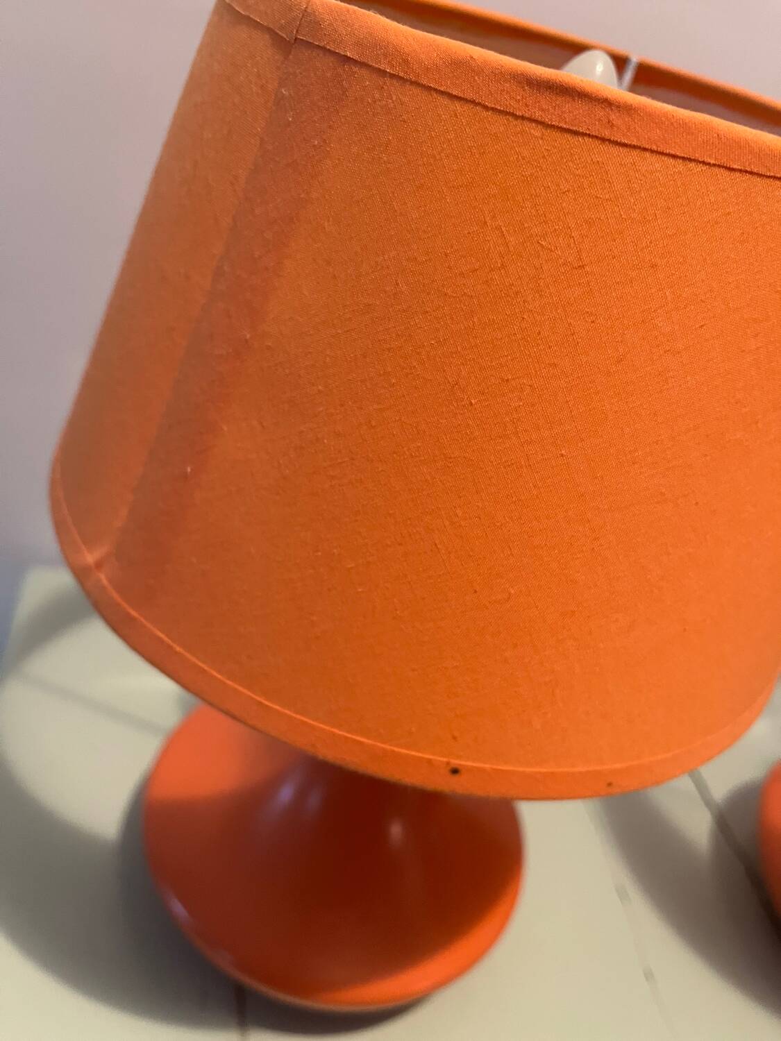 2 lampes de chevet orange, années 70