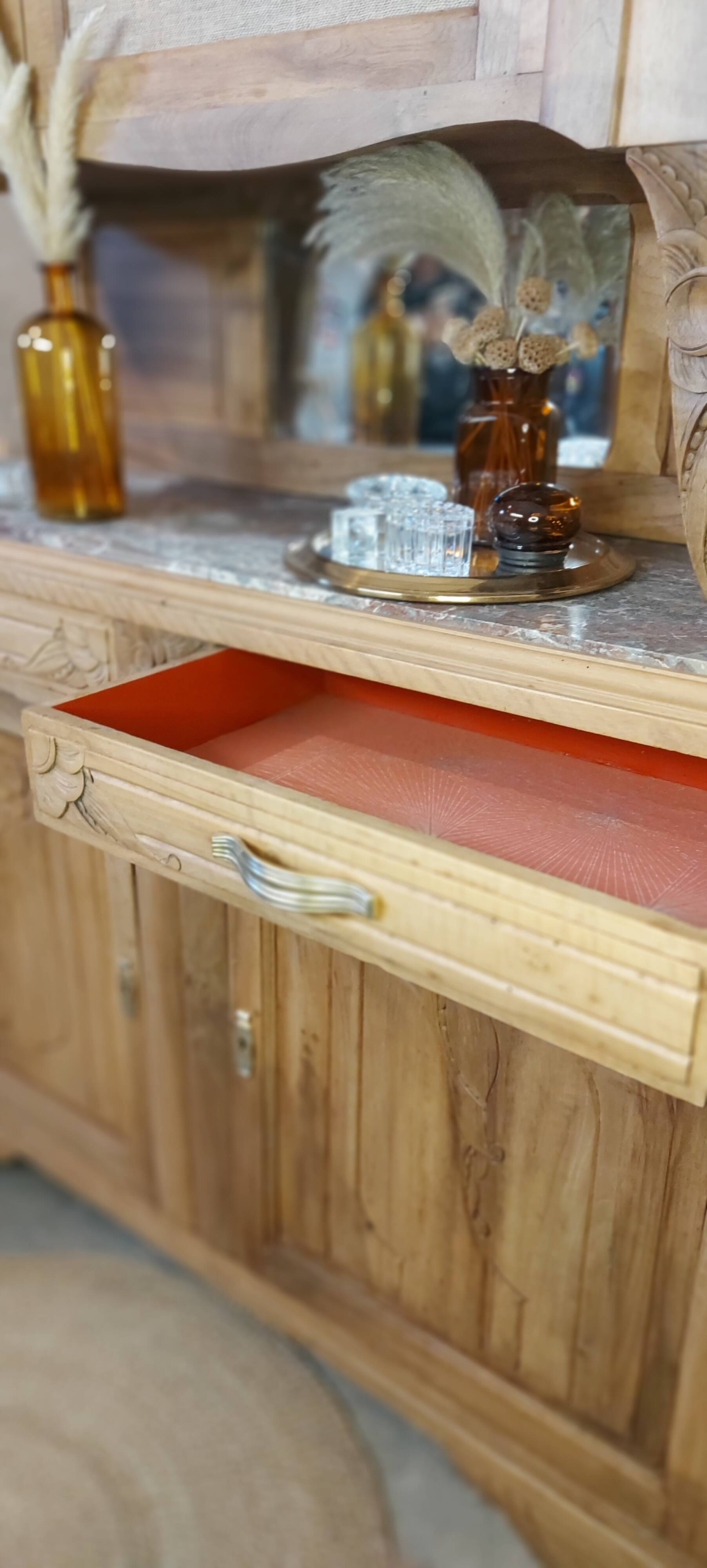 Pour poupée ancienne (jumeau...) un buffet vaisselier art dé