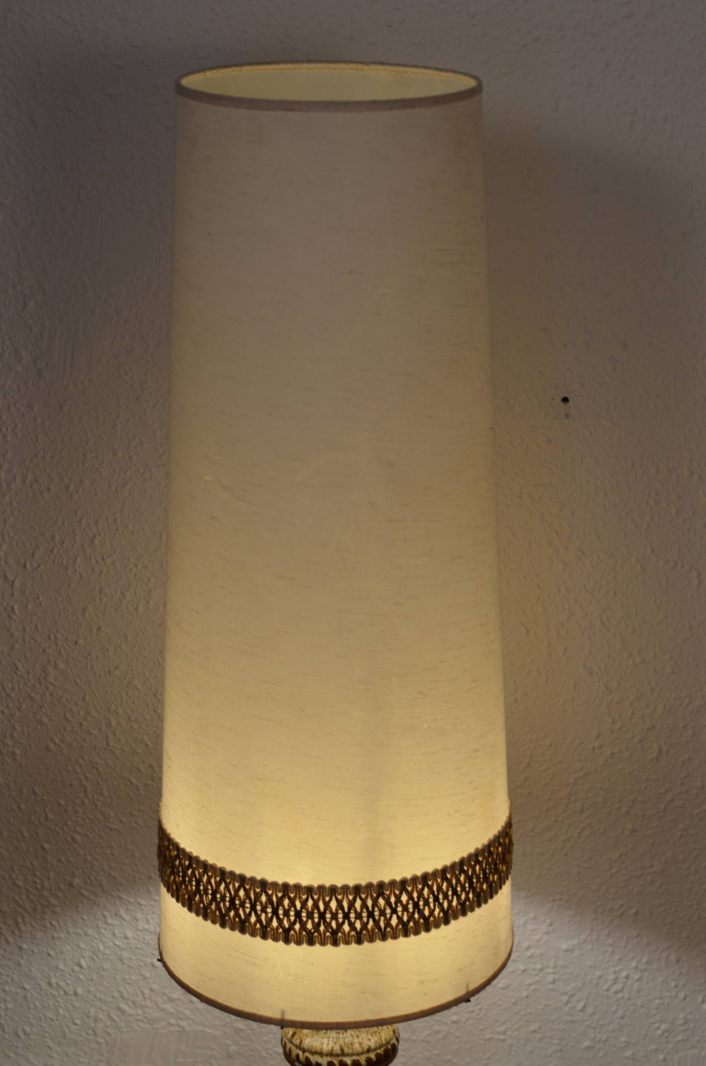 Floor lamp