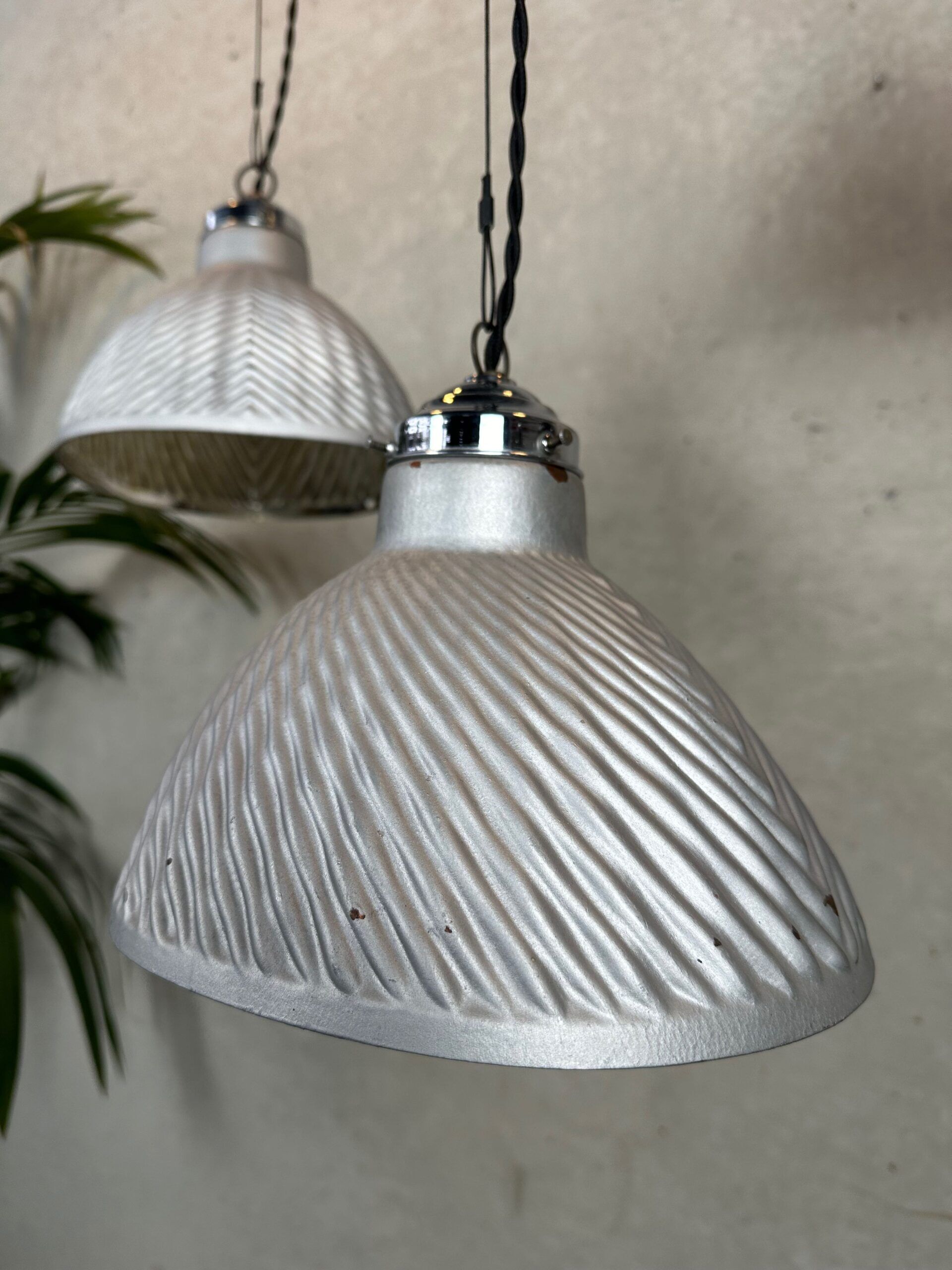 3 suspensions antiques – Helioray