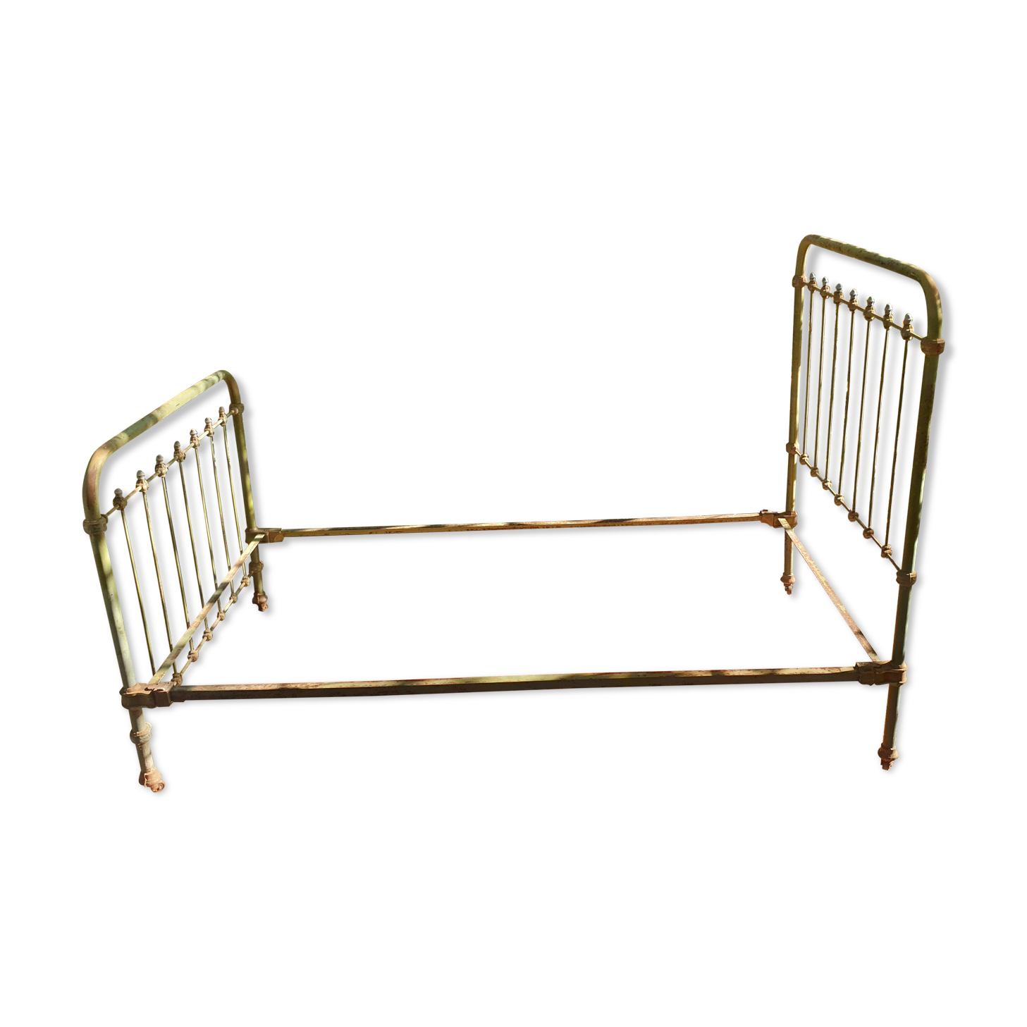 Metal bed