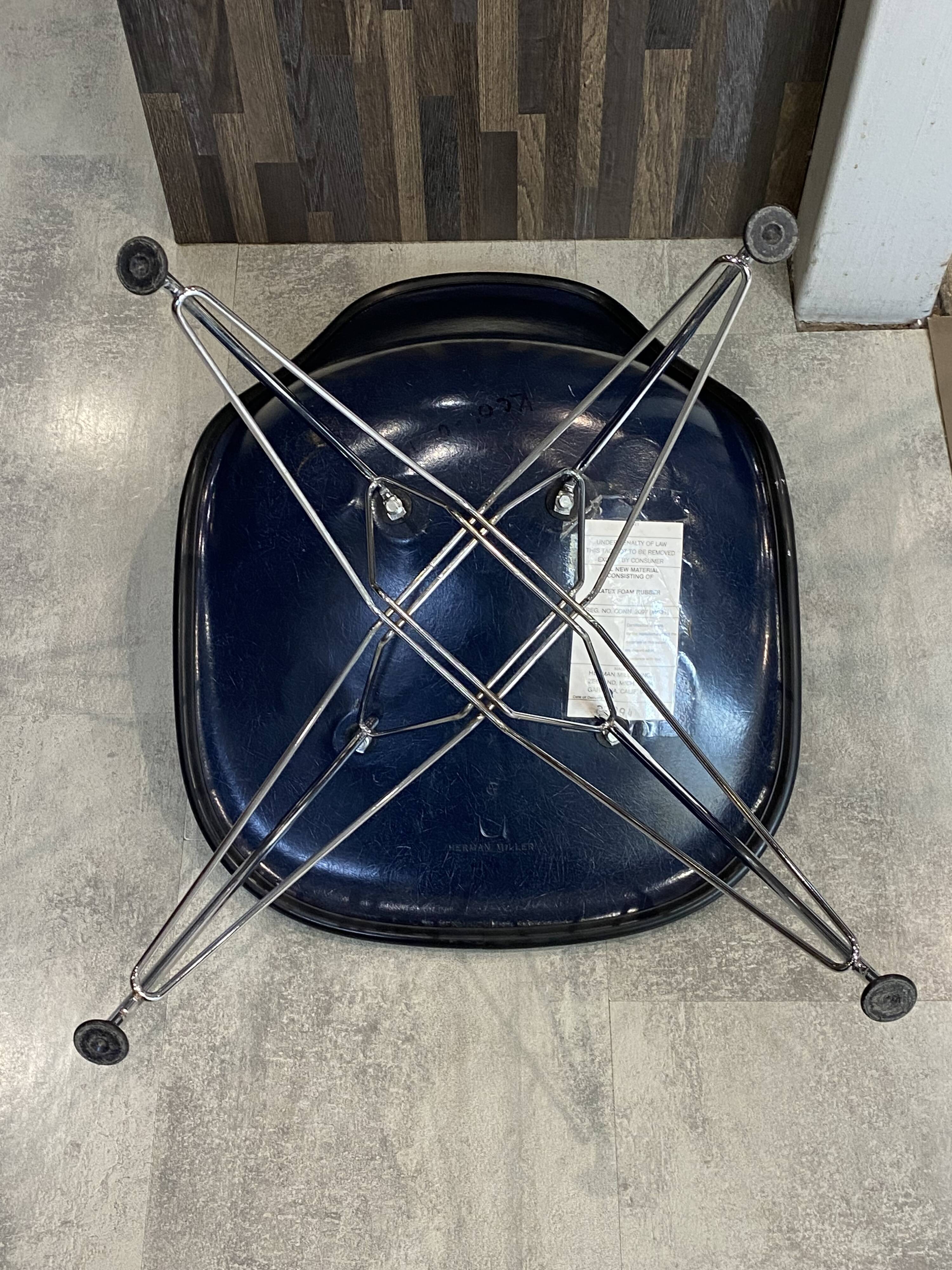 Eames Herman Miller DSR Eiffel blue skai vinyl fibreglass chair