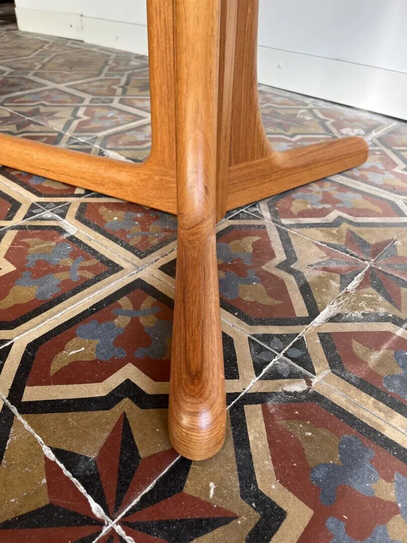 Danish dining table – Dyrlund