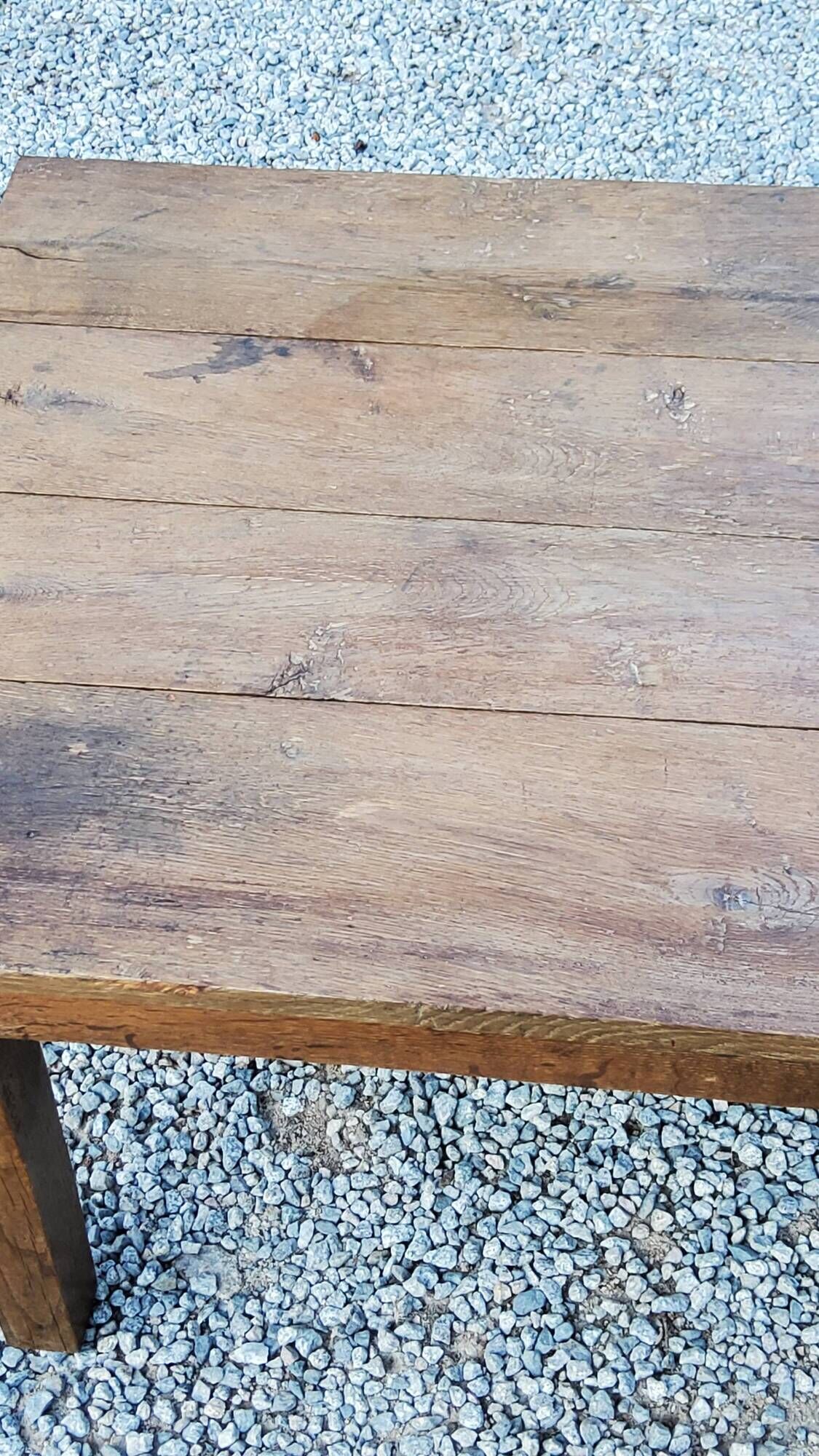 Oak farmhouse coffee table with spindle legs and one drawer, late 19th century