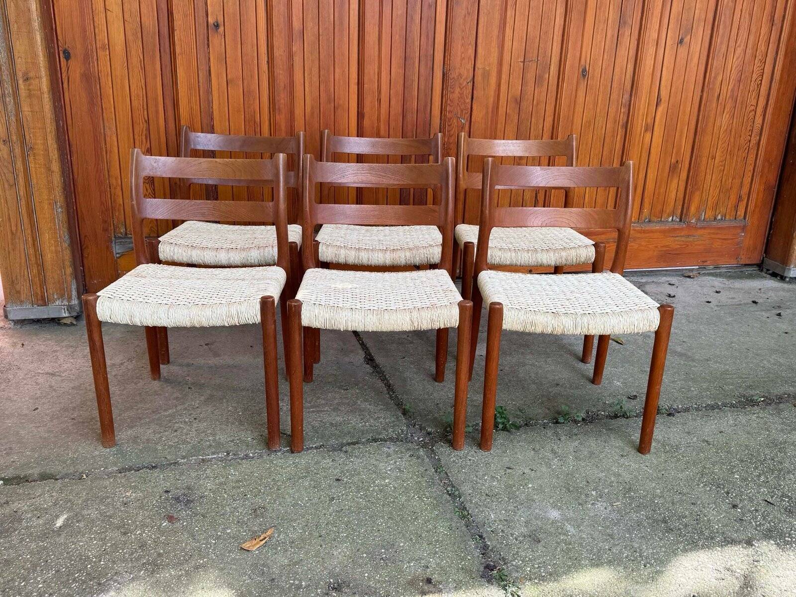 Set of 6 Mid-Century chairs model 84 Niels O. Møller in brown wood and paper cord.