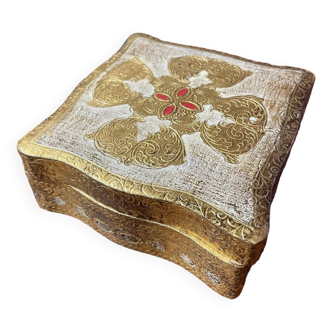 Venetian wooden box