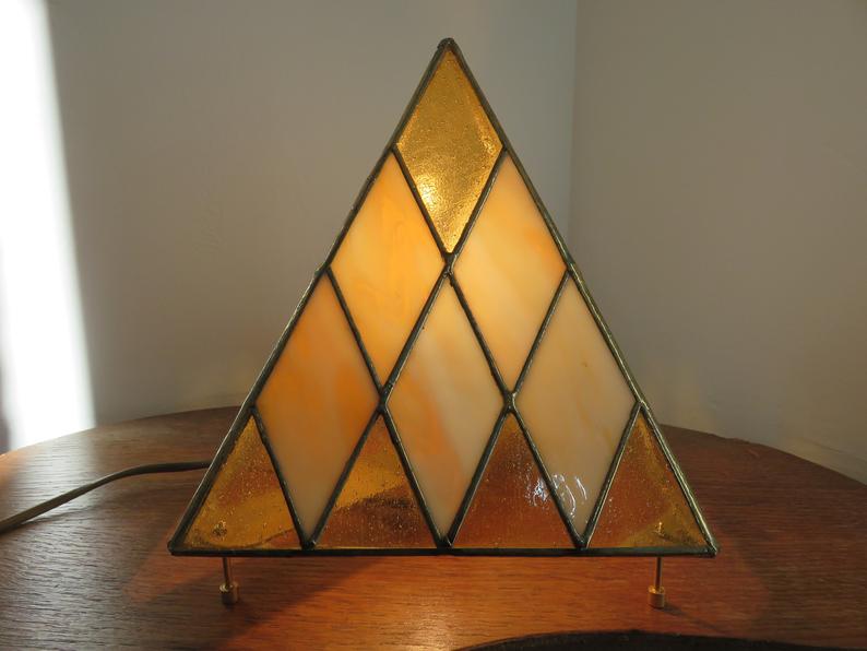 "Pyramid" lamp in mother-of-pearl, glass and brass 70s