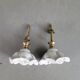 Paire de boutons de meubles en porcelaine