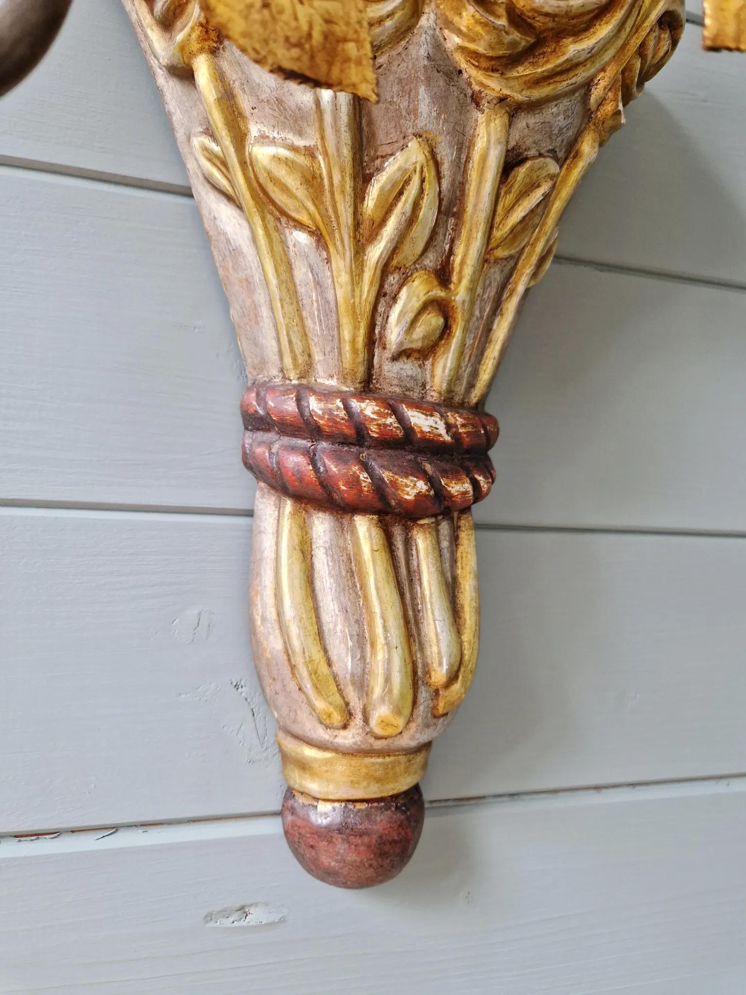 Large Florentine wall sconce, Hollywood Regency, 1960-70.