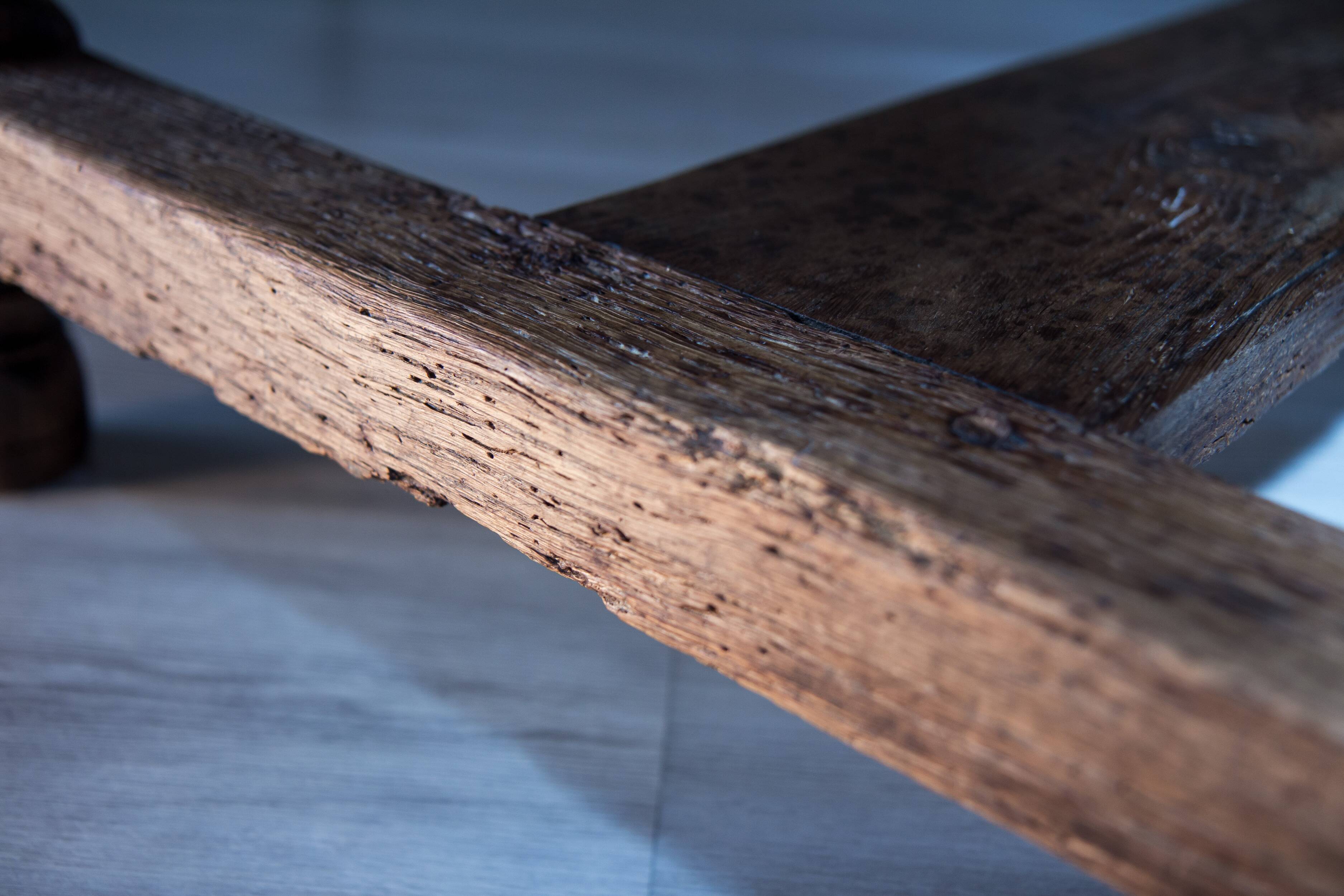Large oak coffee table from the early 20th century