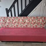 pink restaurant bench and liberty flower backrest, made by an upholsterer