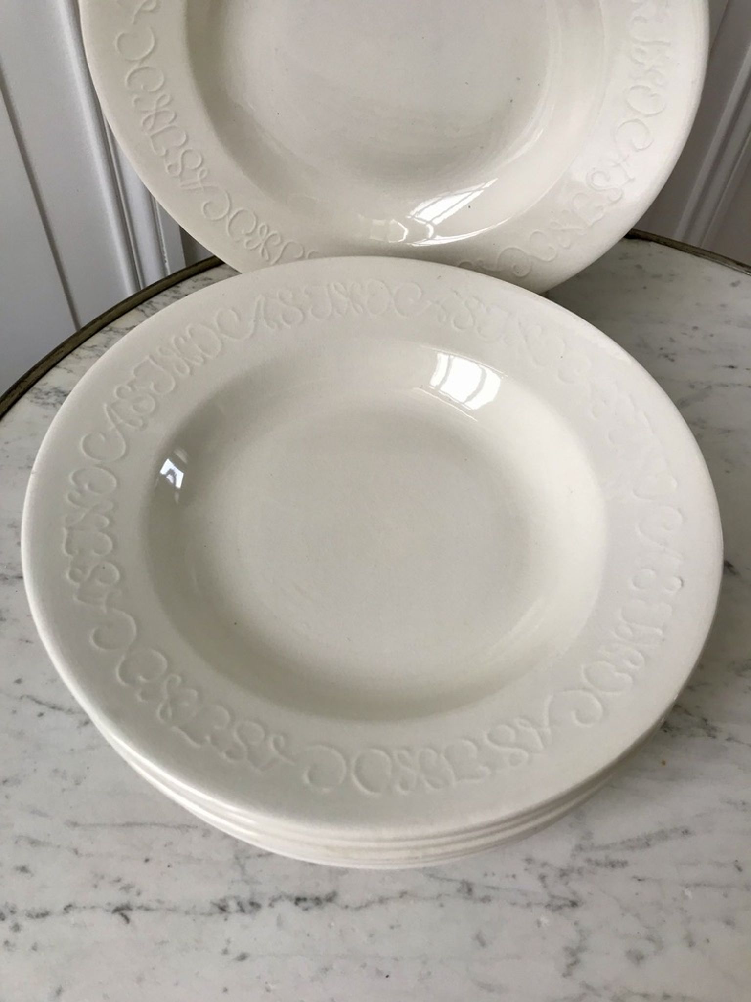 Set of 8 hollow plates Digoin Sarreguemines model Alphabet relief beige 40s
