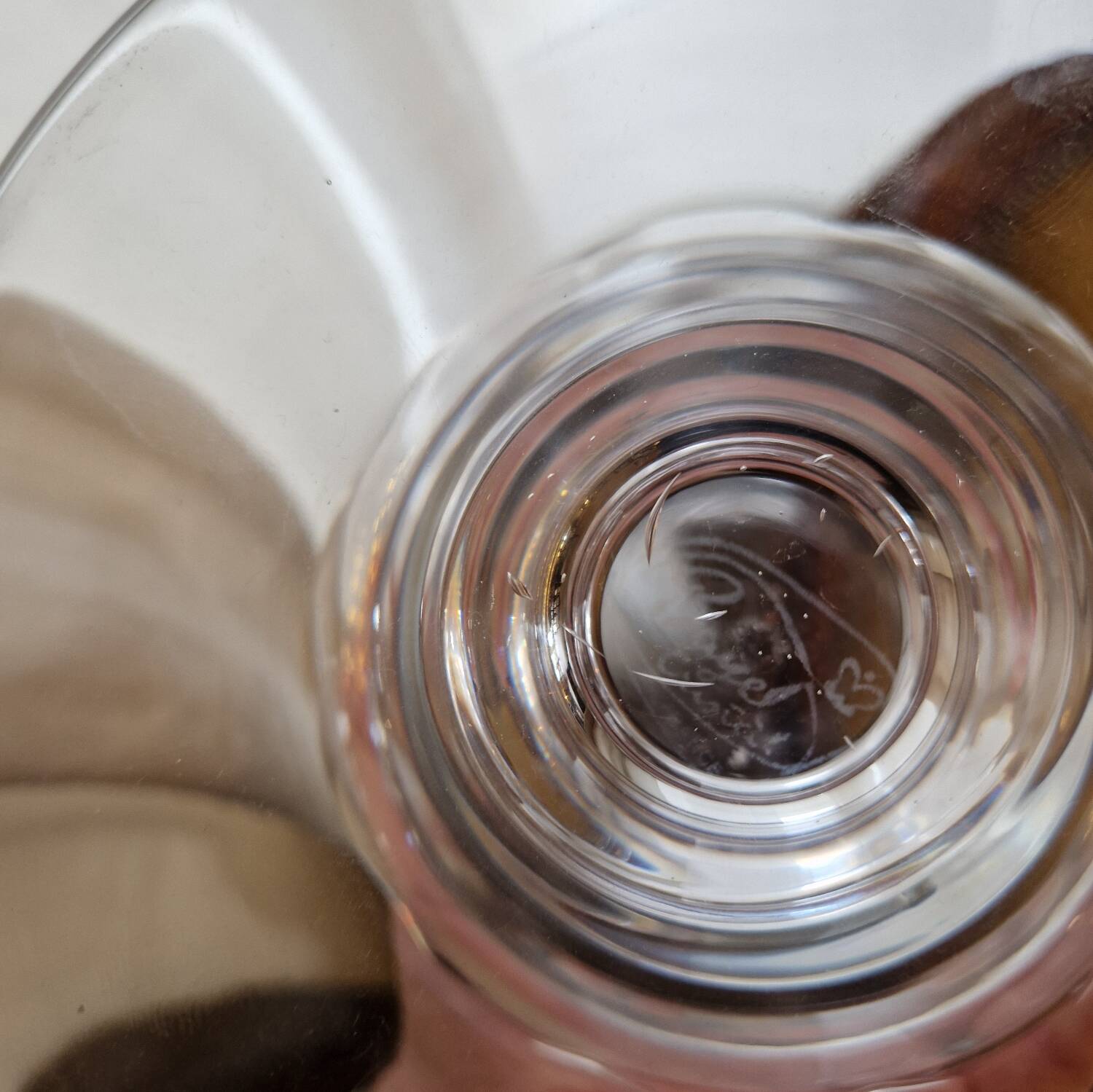 Vase Médicis en cristal signé Bayel coupe ciselée XIXème