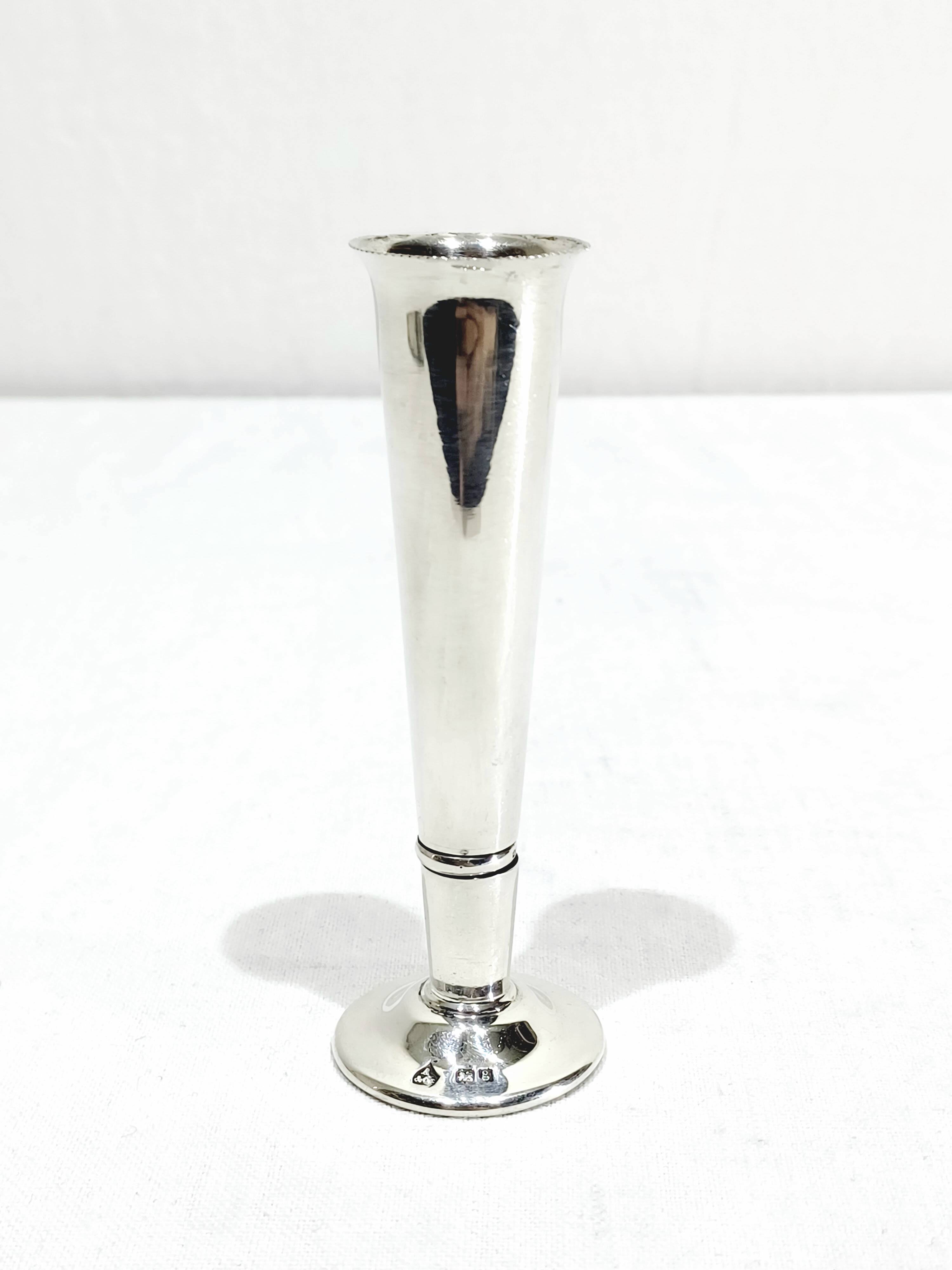 Asprey & Co - Small silver cornet vase