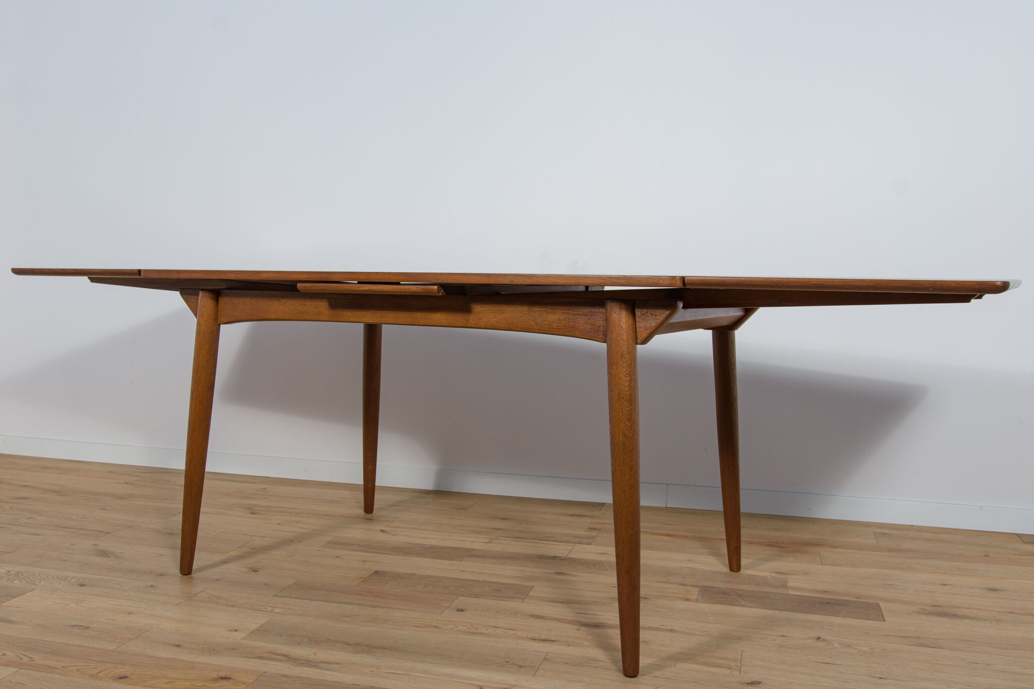 Mid Century Danish Extendable Oak Dining Table, 1960s