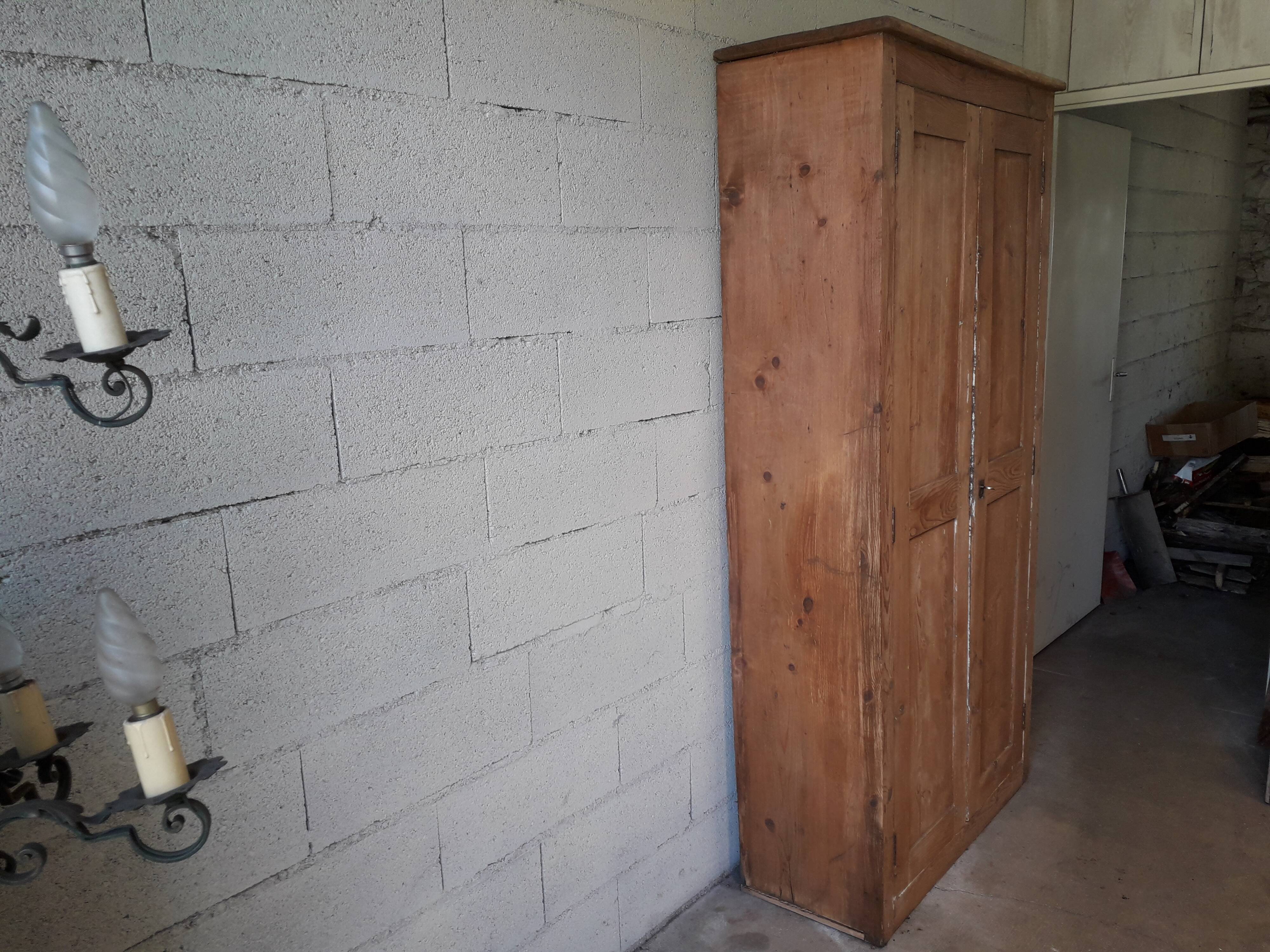Rustic parisian wardrobe in fir