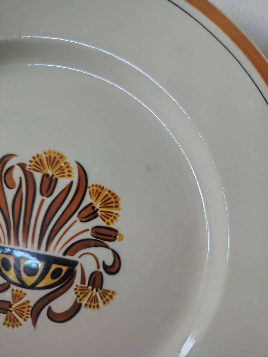 Set of two serving plates from Creil and Montereau