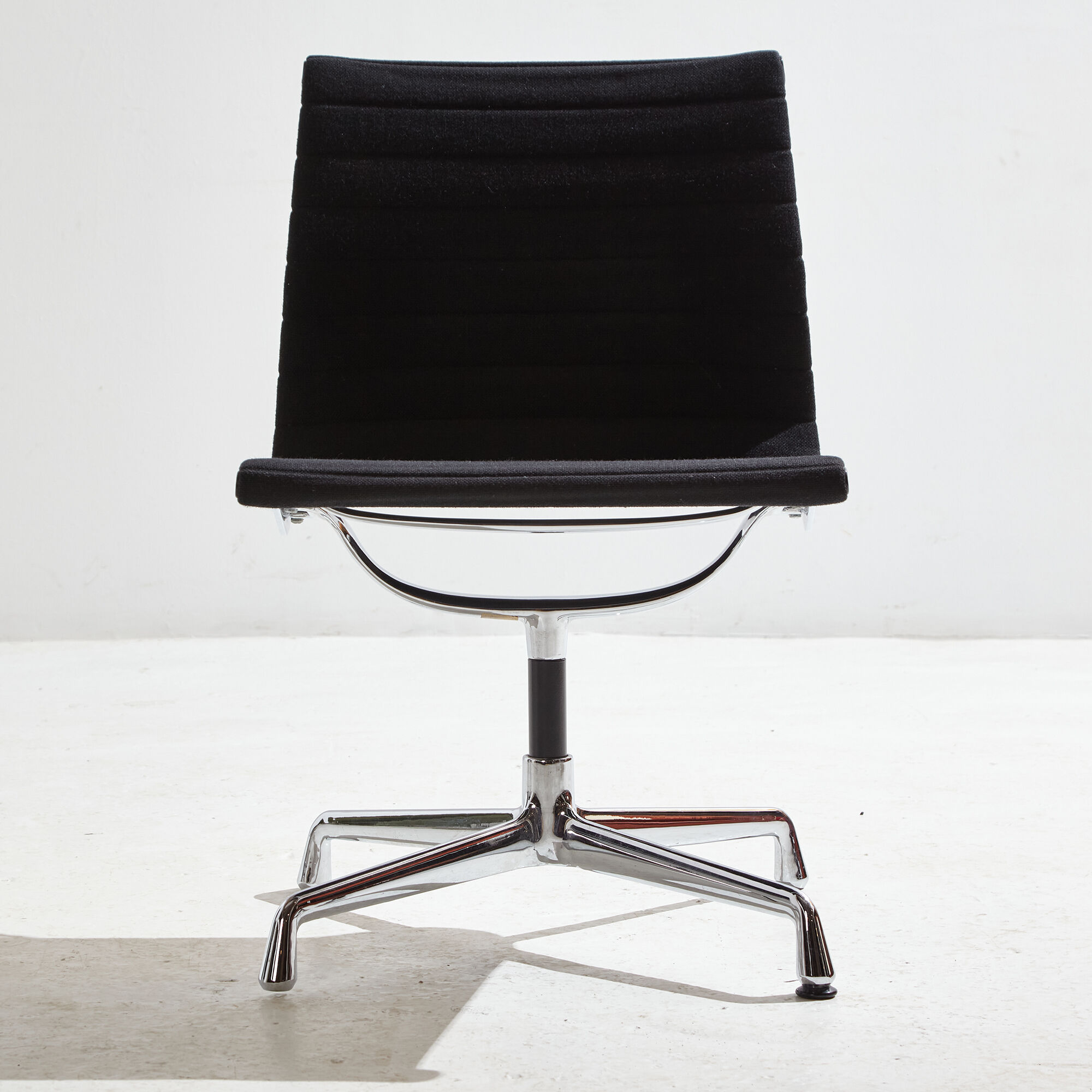 EA105 office chair by Charles & Ray Eames for Vitra