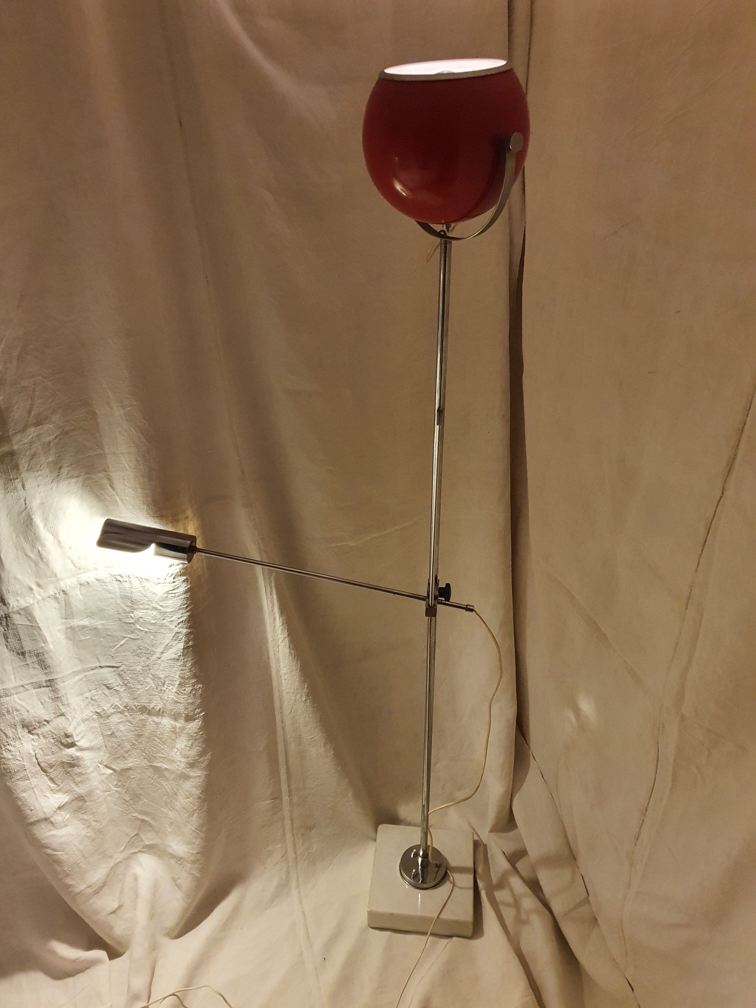 Lampadaire design italien avec liseuse