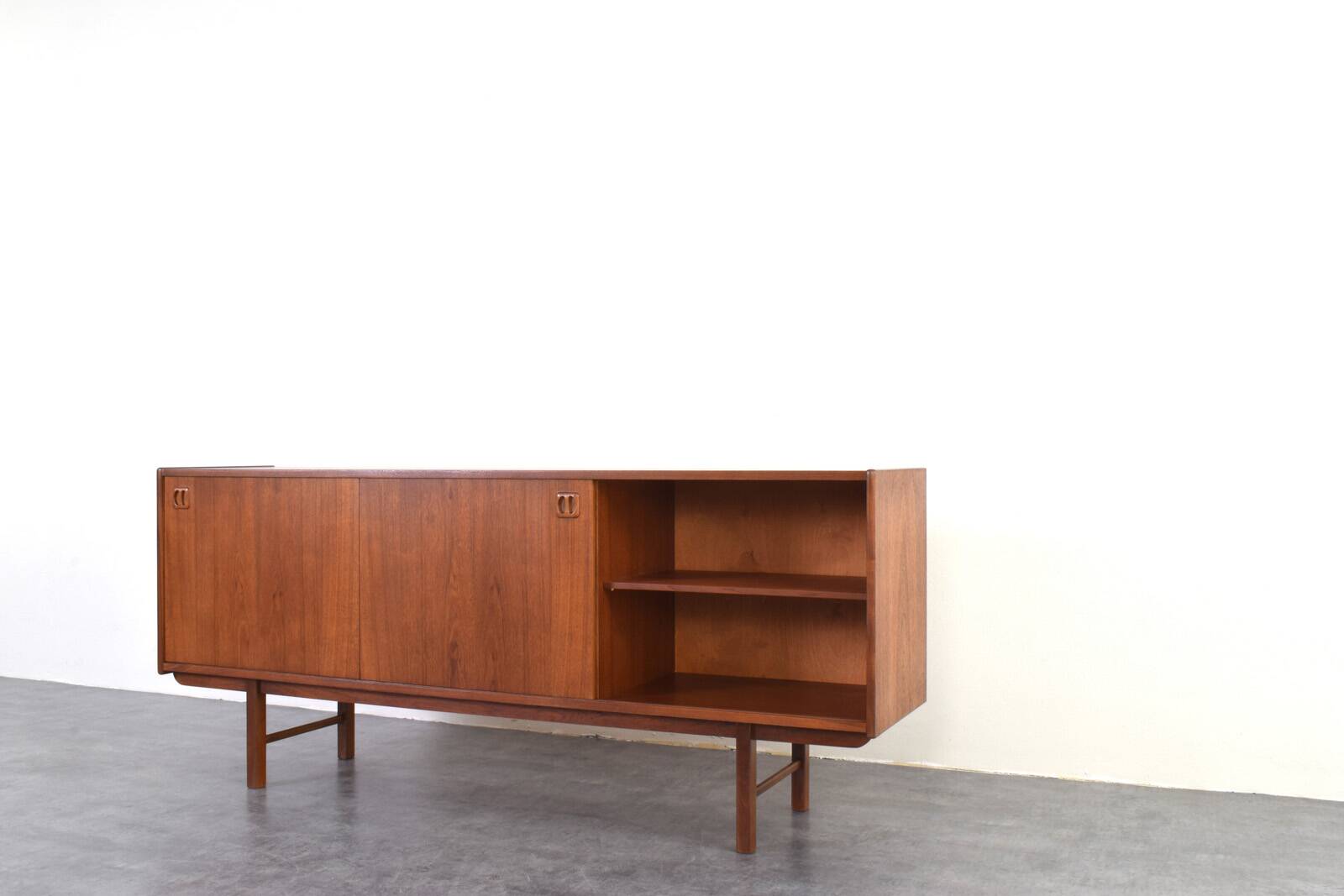 Buffet en teck du milieu du siècle par Klippan Korsør pour Ikea, années 1960.