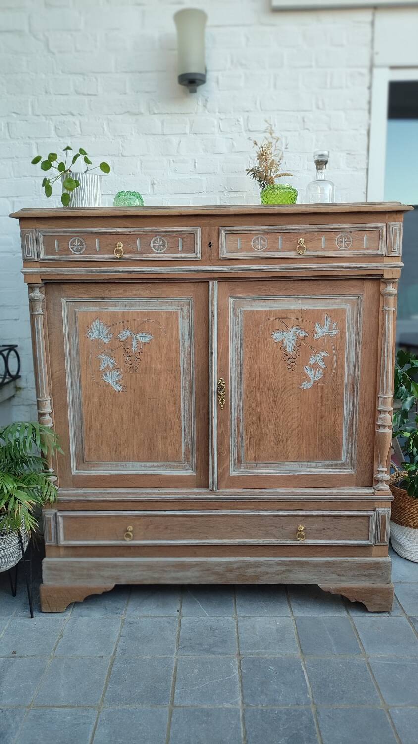 Parisian oak sideboard