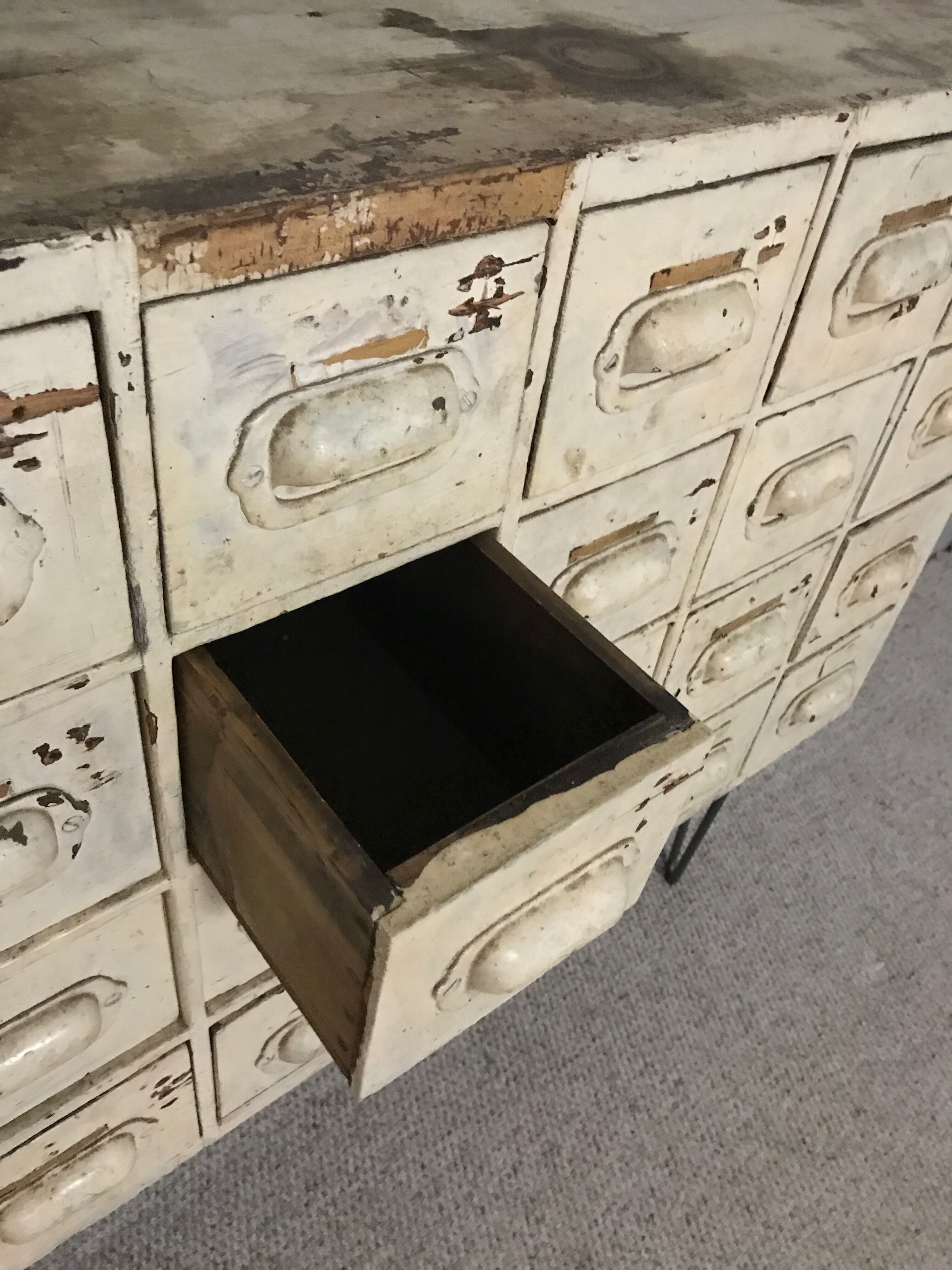 Meuble de métier 1930