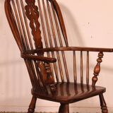 Windsor armchair in ash and elm from the early 19th century