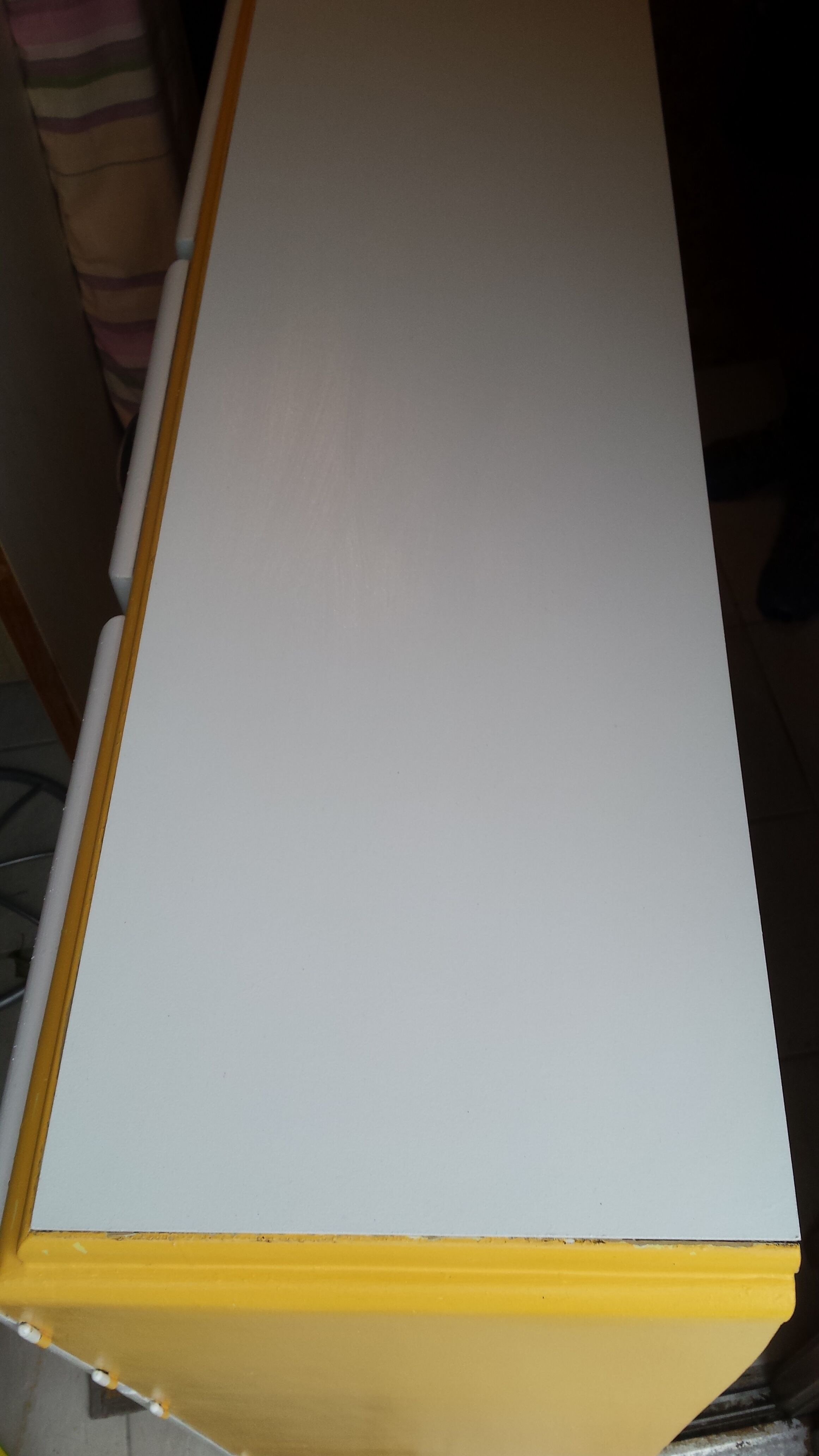 Buffet low yellow and white mado