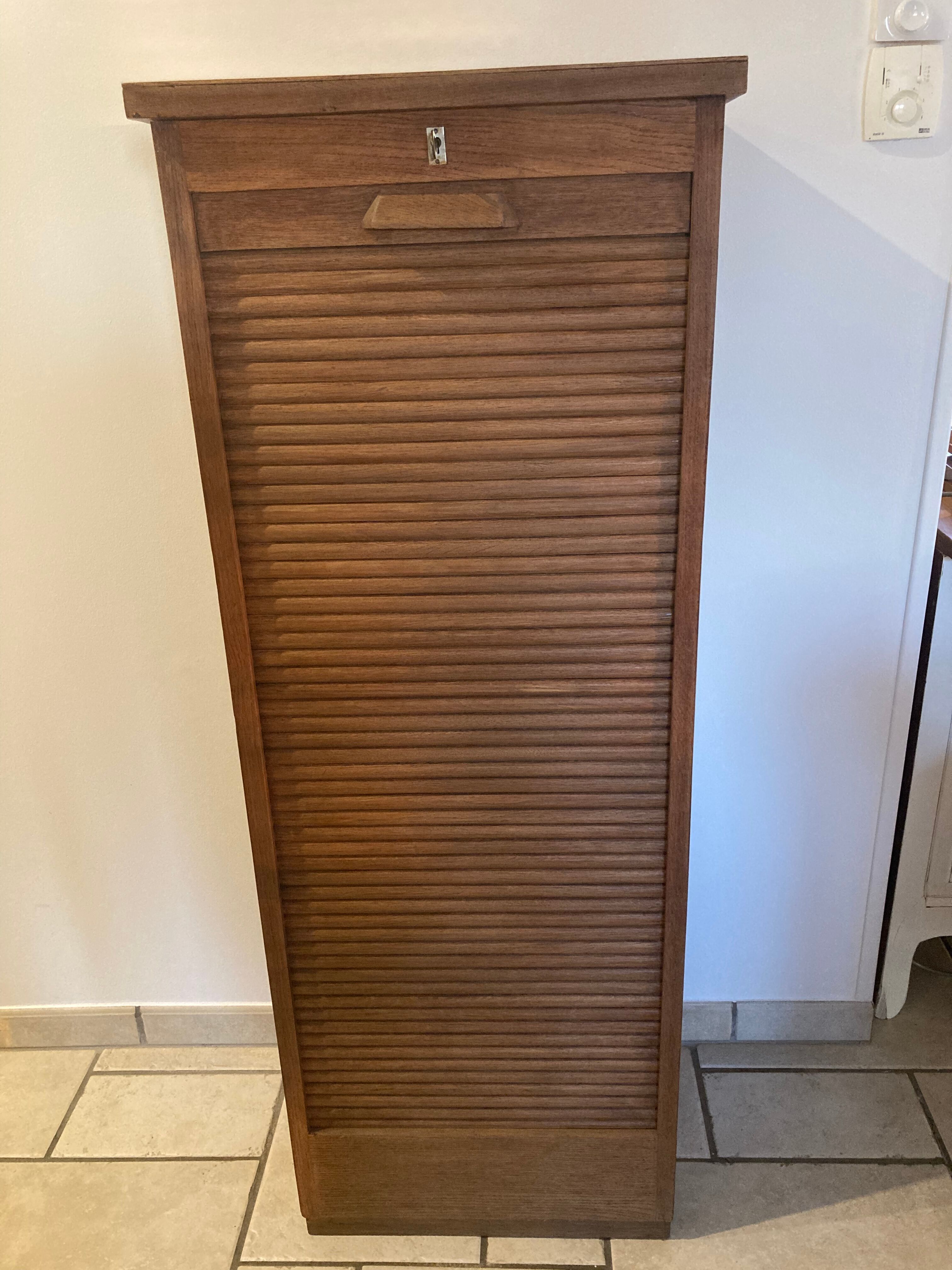 Simple curtain, notary binder