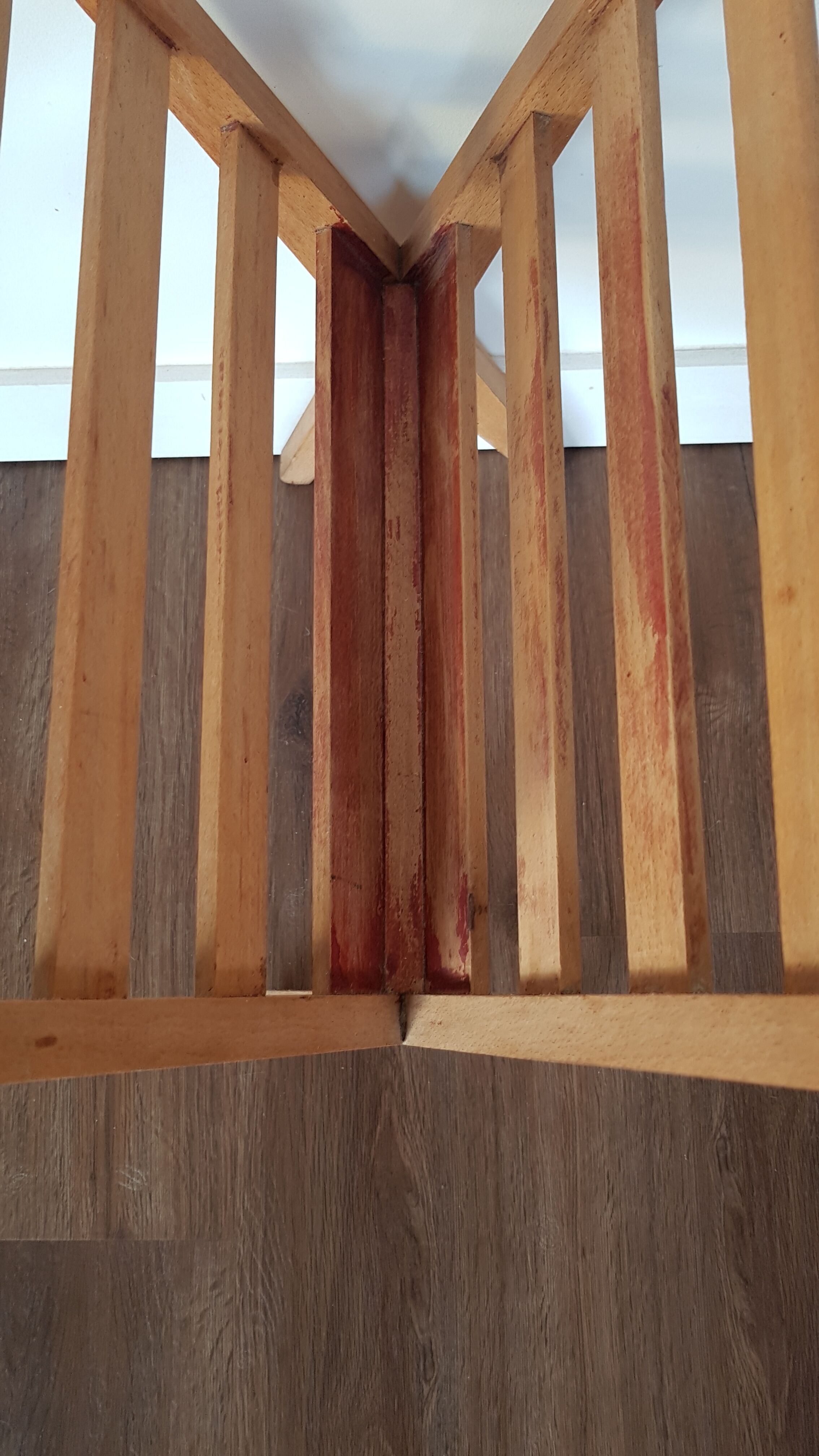 Scandinavian magazine holder