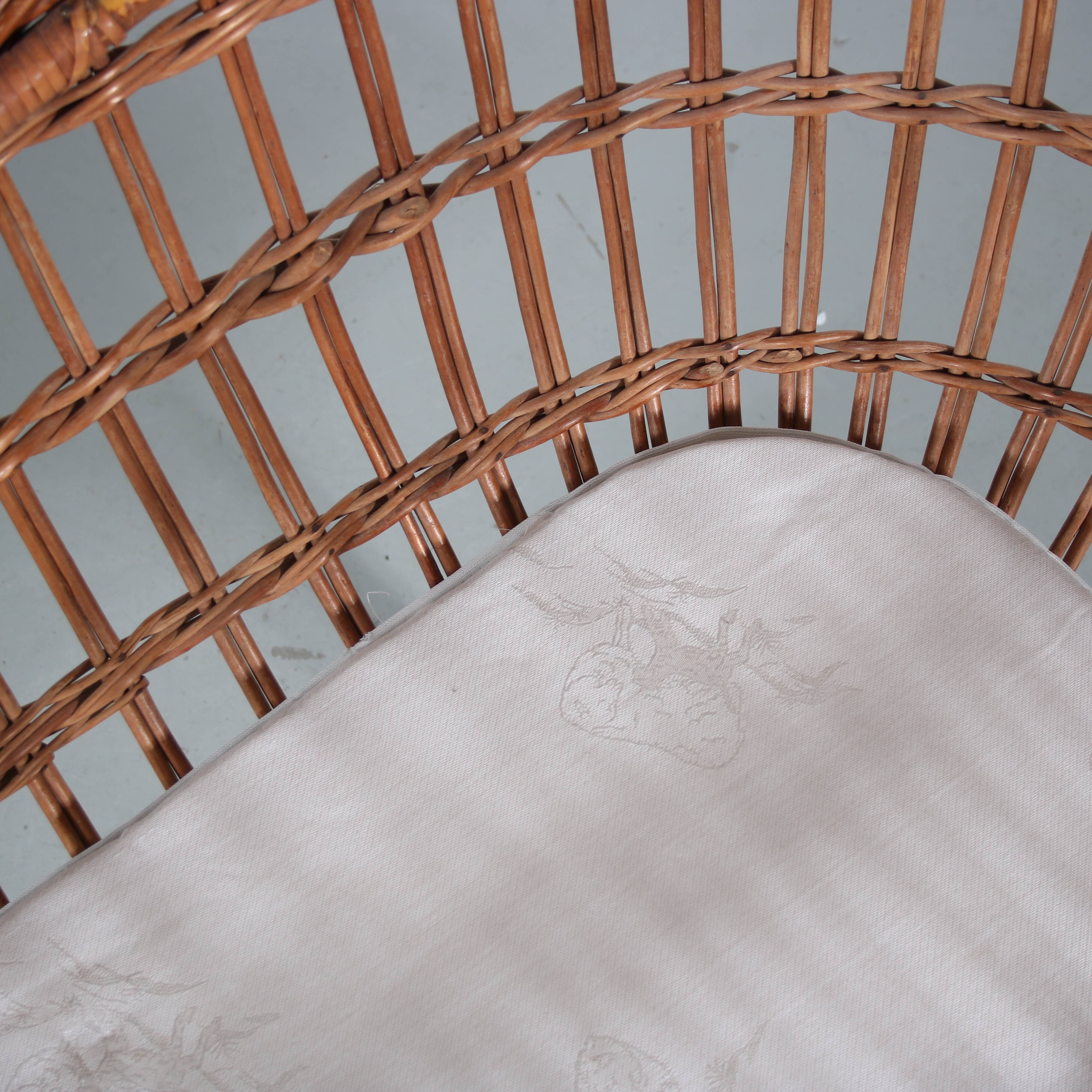 Berceau en rotin des années 1950 provenant des Pays-Bas