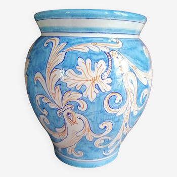 vase bleu et blanc en céramique