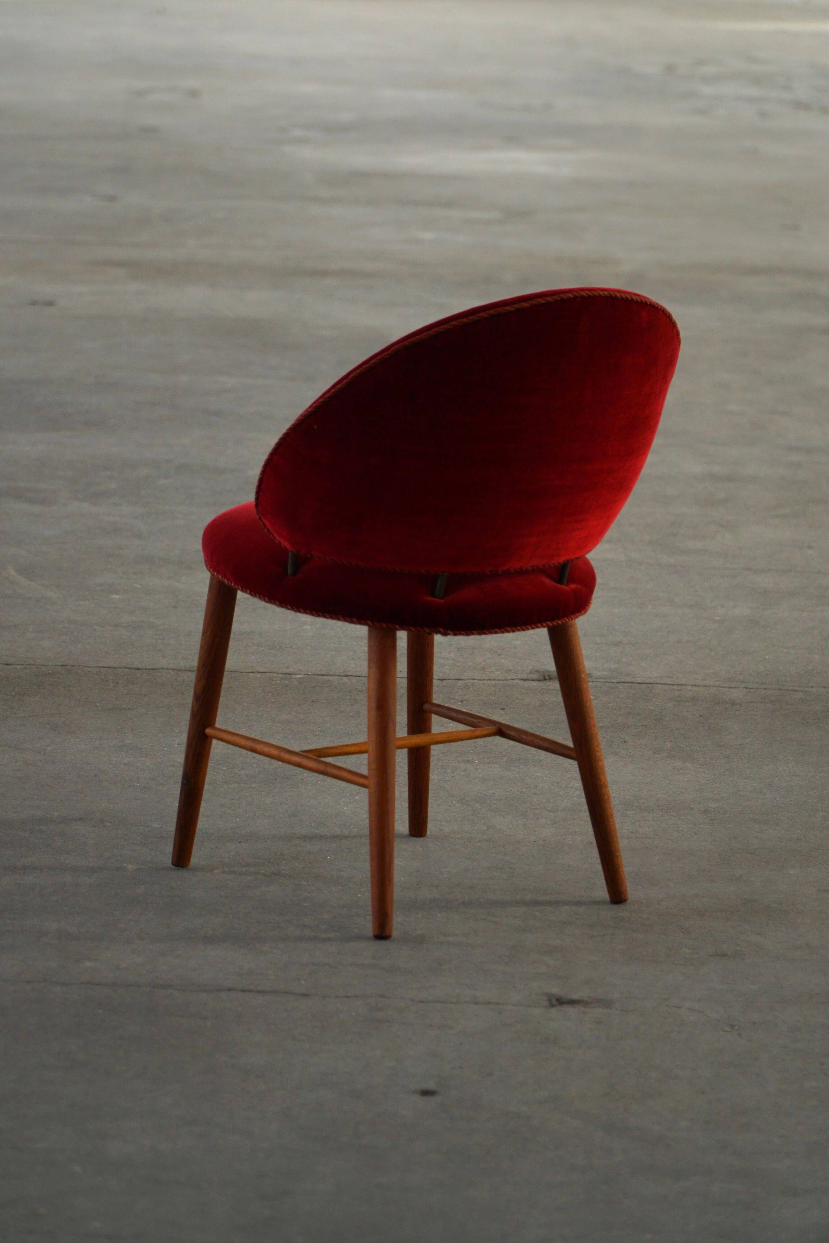 Mid-century toilet chair in oak and red velvet, by a Danish cabinetmaker, 1950s.