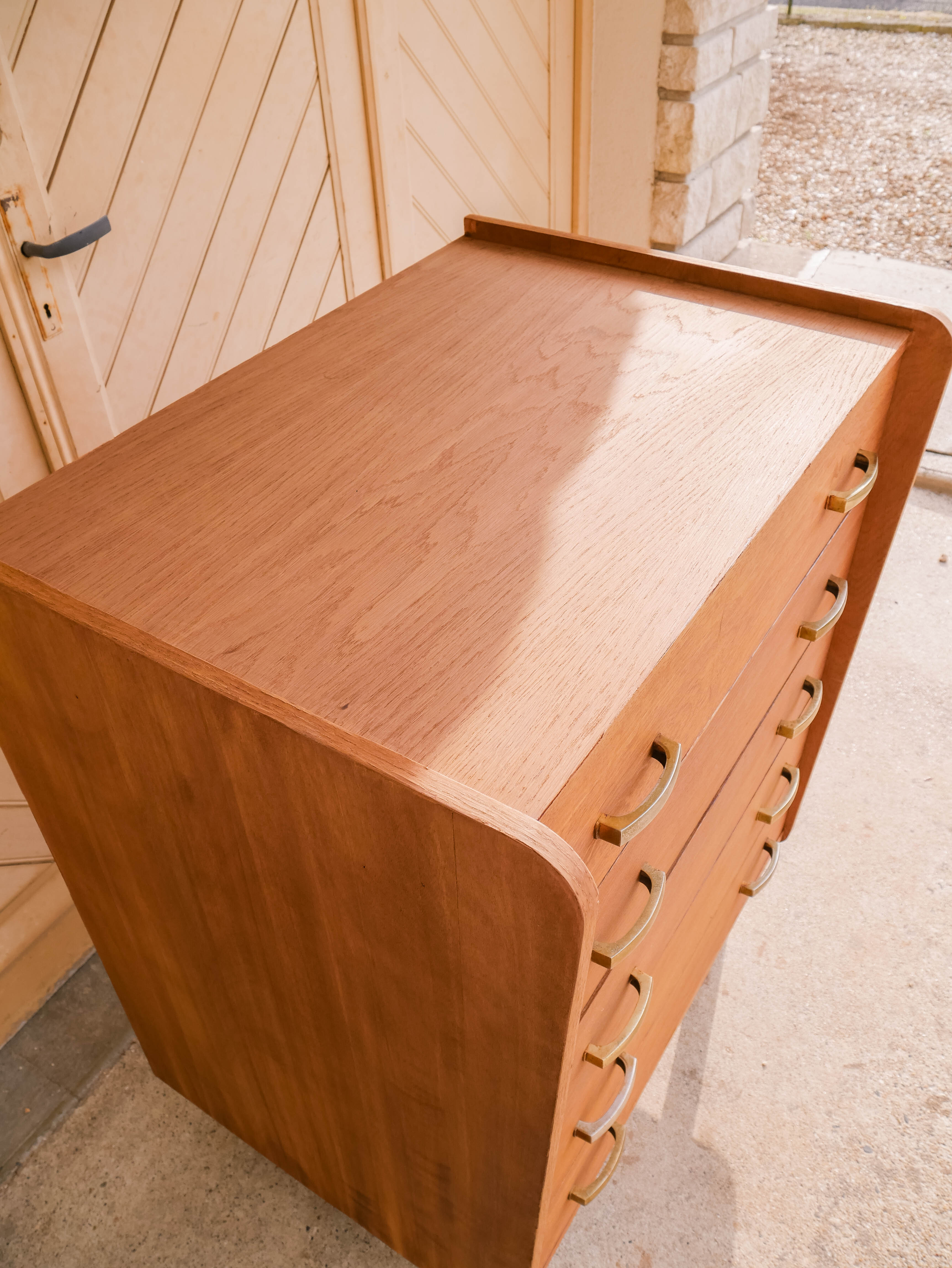 Chest of drawers compass feet